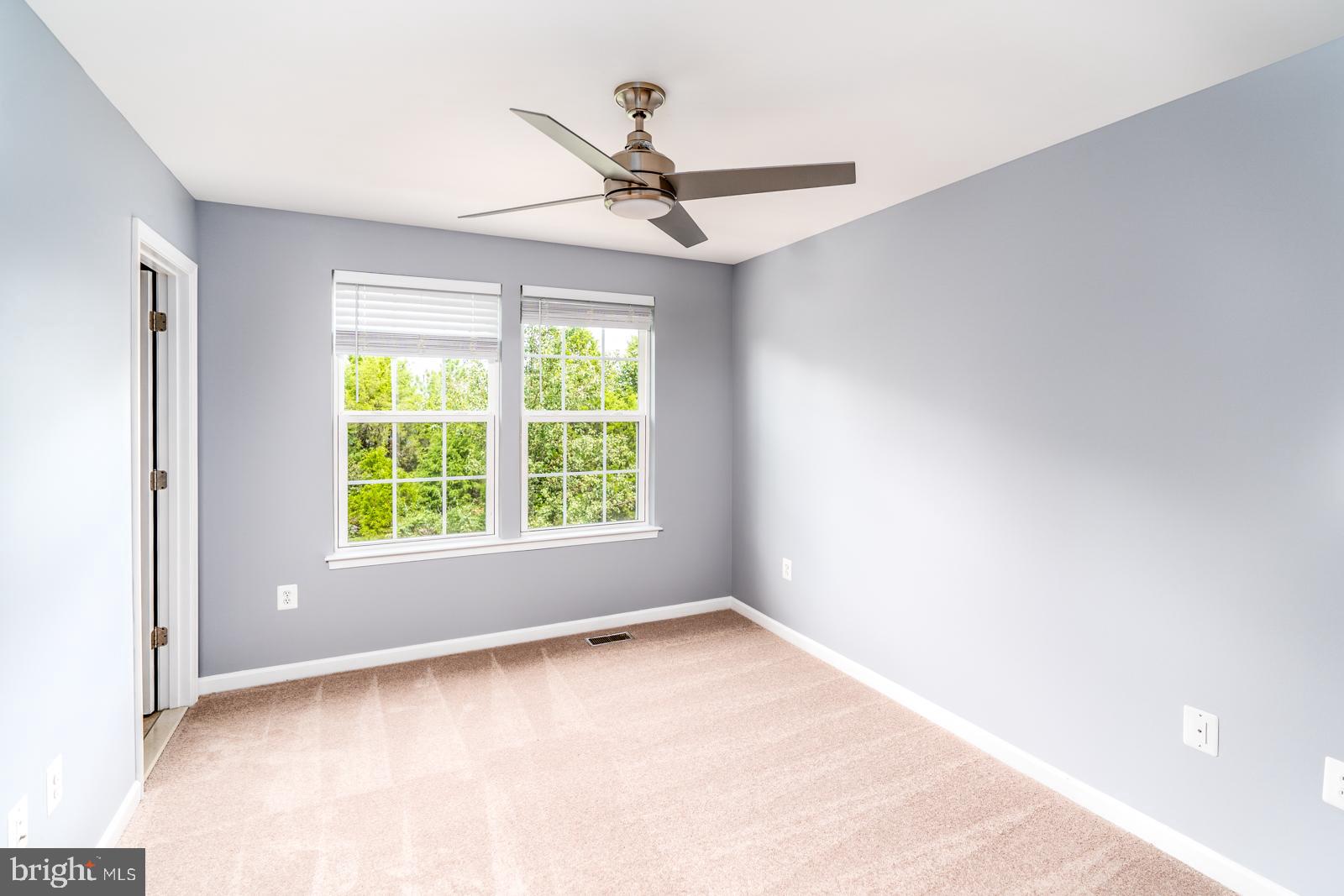 HERITAGE CROSSING CONDOMINIUM - Residential Lease