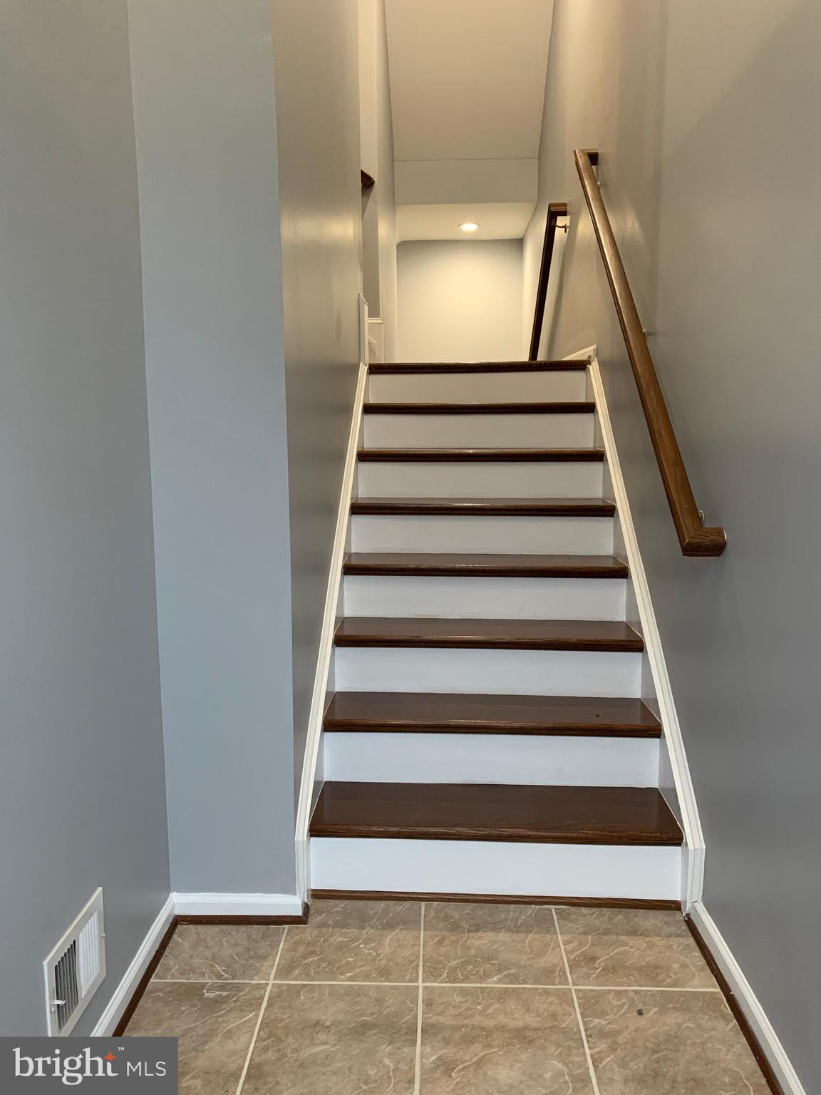 HERITAGE CROSSING CONDOMINIUM - Residential Lease