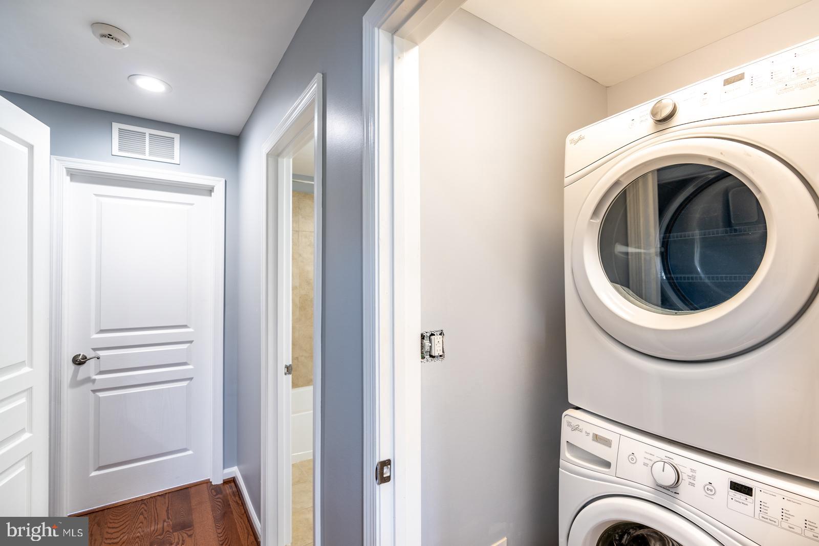 HERITAGE CROSSING CONDOMINIUM - Residential Lease