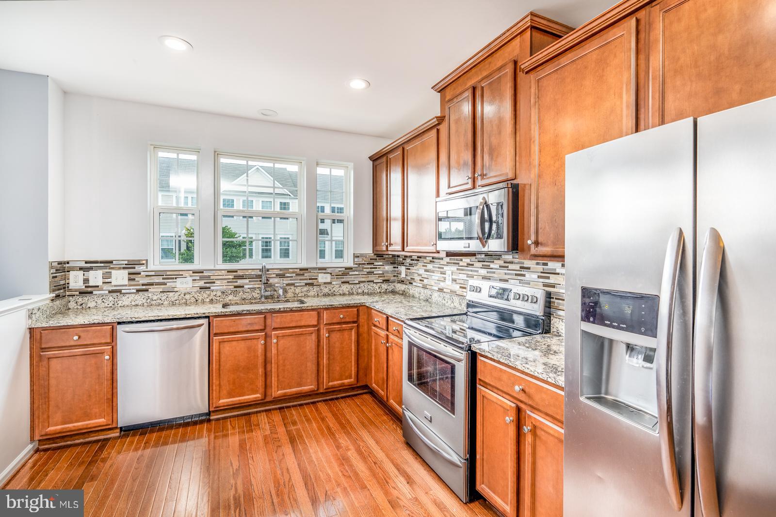 HERITAGE CROSSING CONDOMINIUM - Residential Lease