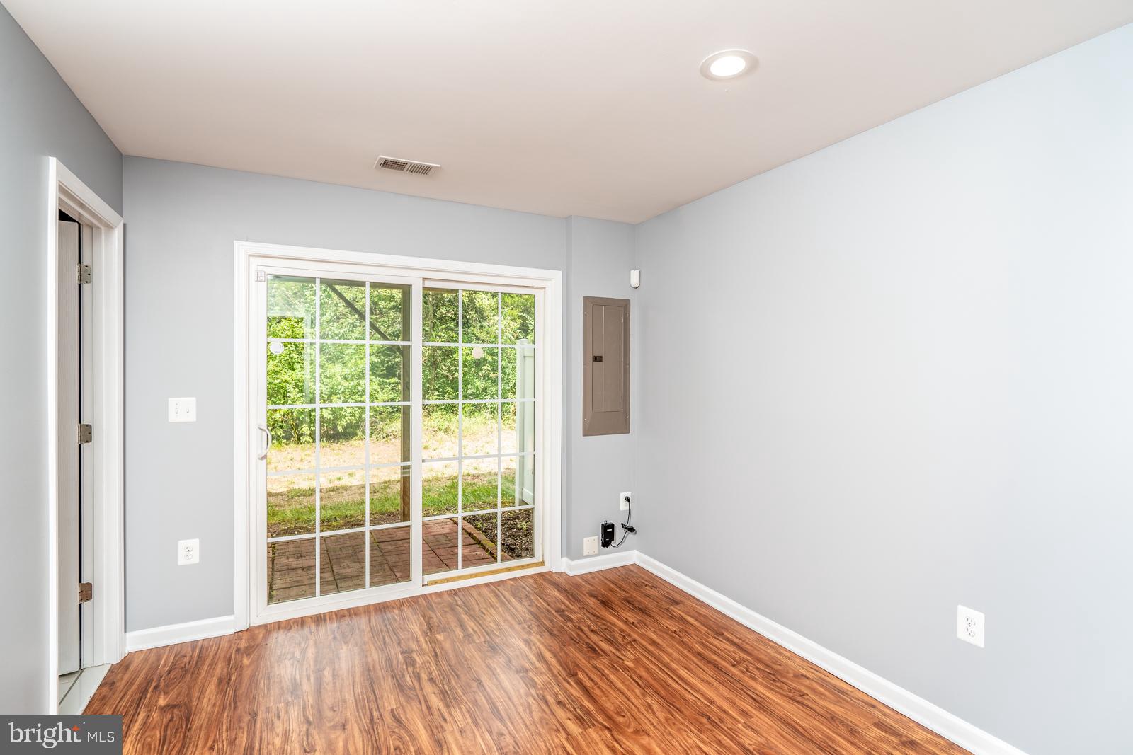 HERITAGE CROSSING CONDOMINIUM - Residential Lease