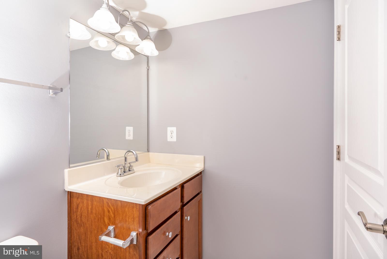 HERITAGE CROSSING CONDOMINIUM - Residential Lease