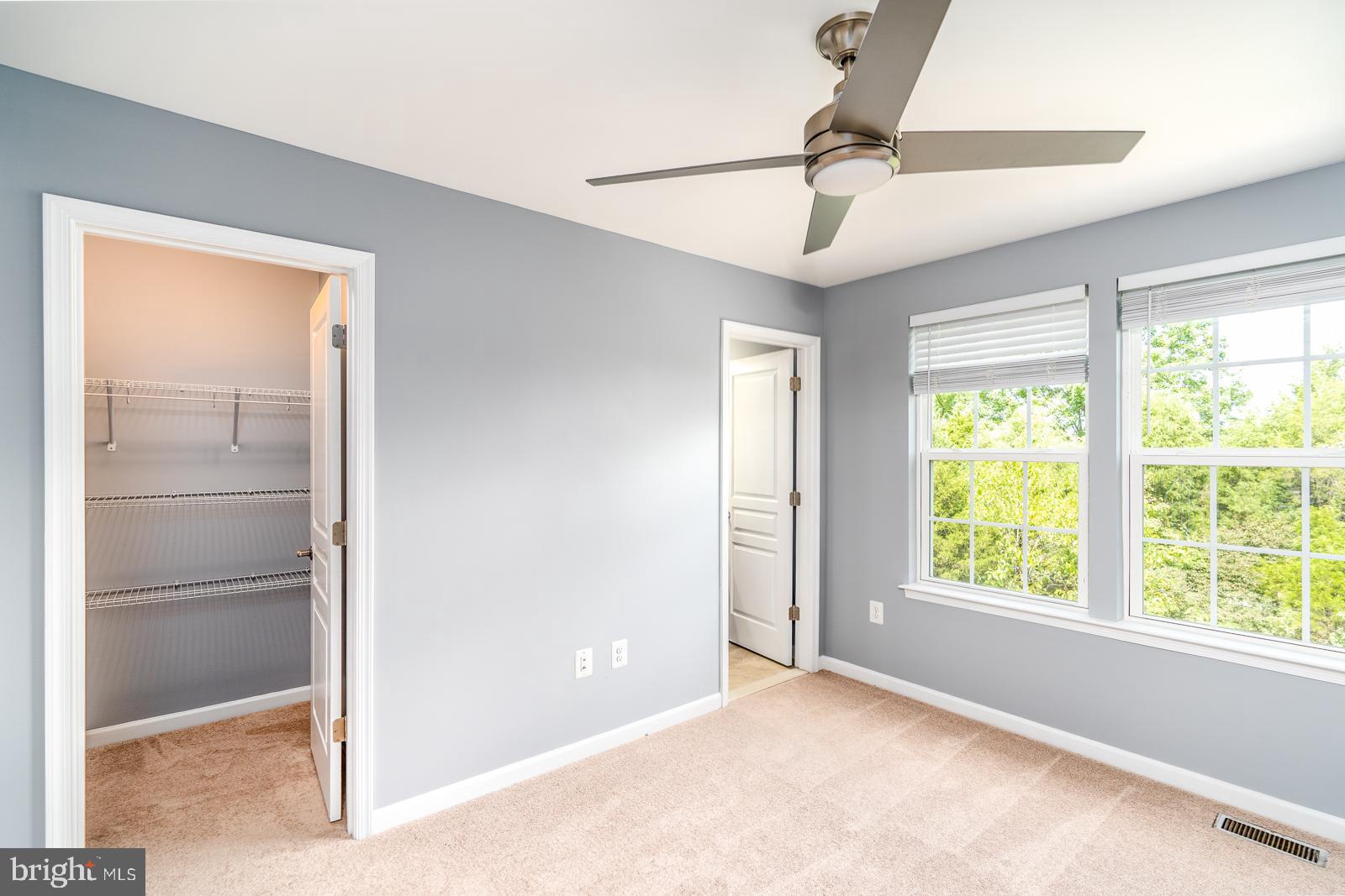 HERITAGE CROSSING CONDOMINIUM - Residential Lease