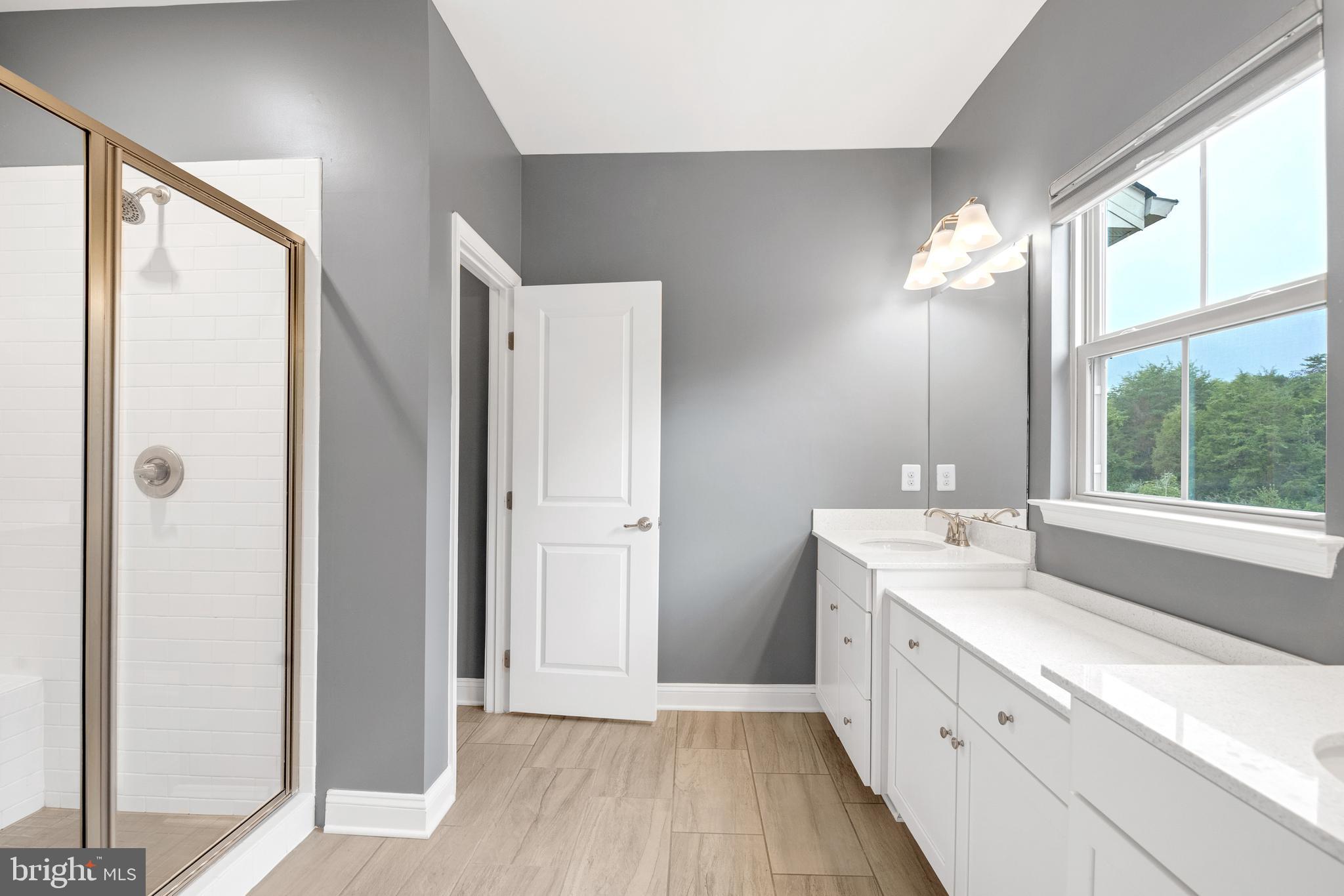 BRADLEY SQUARE - Residential