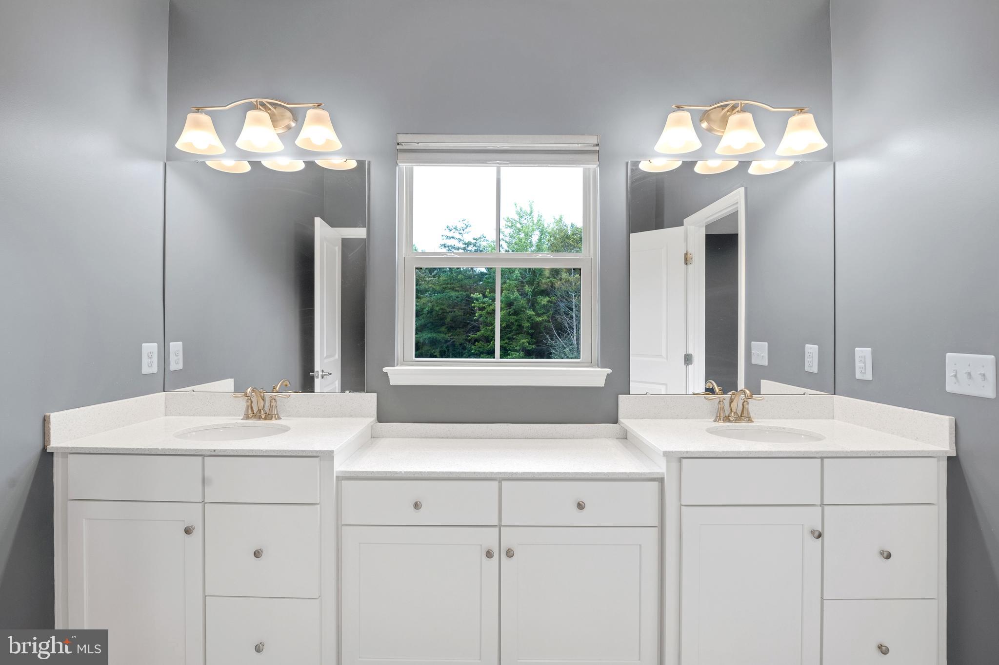 BRADLEY SQUARE - Residential