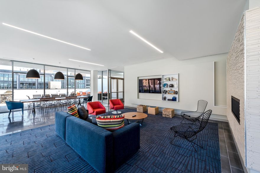 Luxury Apartments In Center City Philadelphia. Beautiful, new center city Philadelphia apartments; our building has innovative, efficiently designed spaces that take advantage of every square inch for your comfort and convenience. The modern approach allows us to make your wish list achievable not as a dream in the future but right now when you need it most. Center City apartments at its best! Offering studios, 1 bedroom, and 2 bedroom apartment homes. Conveniently located just a few blocks from Rittenhouse Square, and is near the University Of The Arts (UARTS), Peirce College, Moore College of Art and Design, and Drexel College of Nursing. Be in the center of everything! Walk outside your front door and be steps away from Dilworth Park, Rittenhouse Square, the Avenue of the Arts, and countless restaurants, cafes, bars, and shops. See why Avenir is your ideal Center City apartment. People who participate in group fitness make it to the gym 45% more often! Experience the community within your community. Take a virtual spin class when it s convenient. Plan a Friday night workout with old friends or welcome a new neighbor to the community. Work out on your schedule, not someone else's!  ** Photos are of model units * Prices and availability subject to change on daily basis **