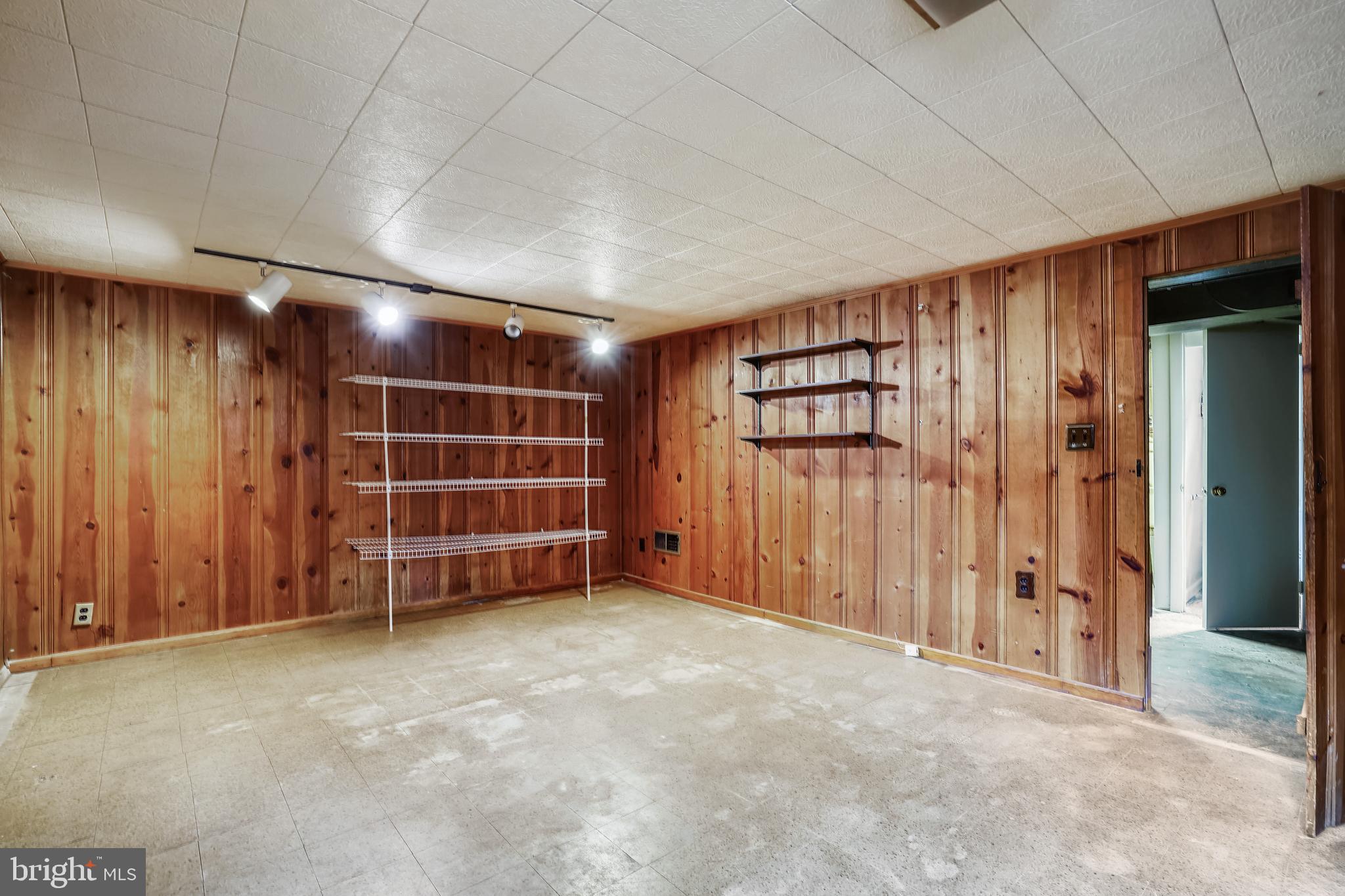 ARLINGTON FOREST - Residential