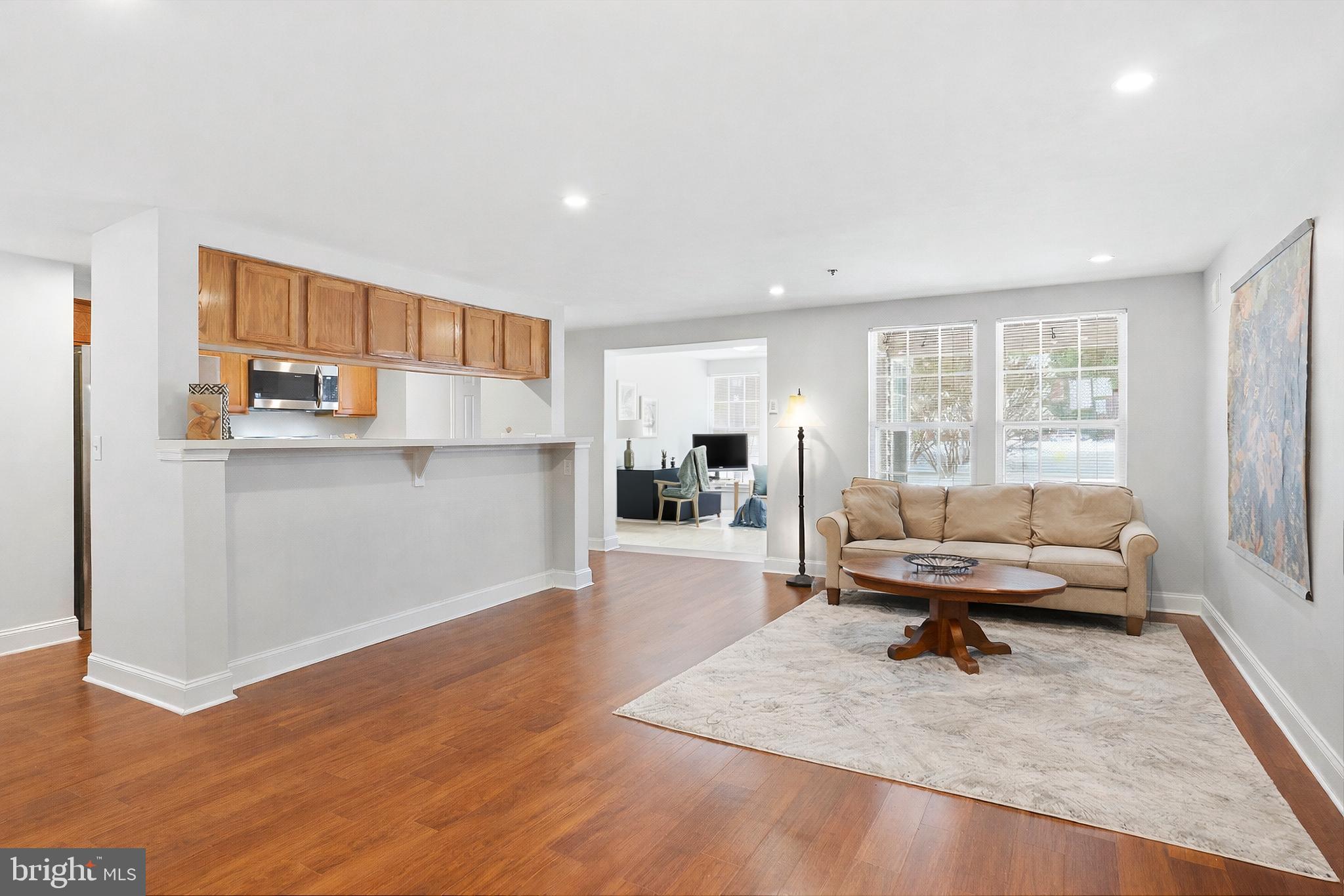 SHERBROOKE CONDO - Residential