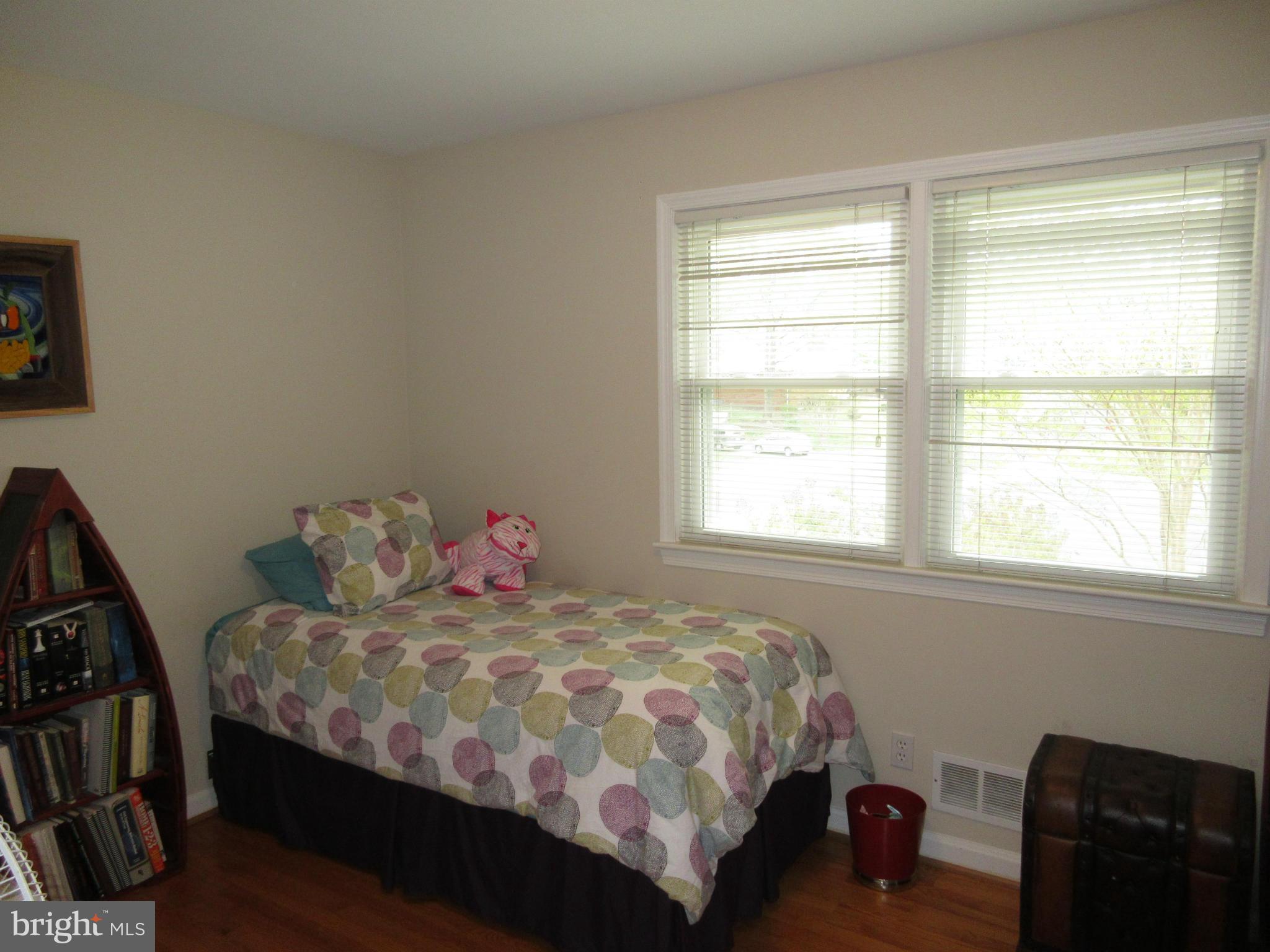 HICKORY KNOLL - Residential Lease