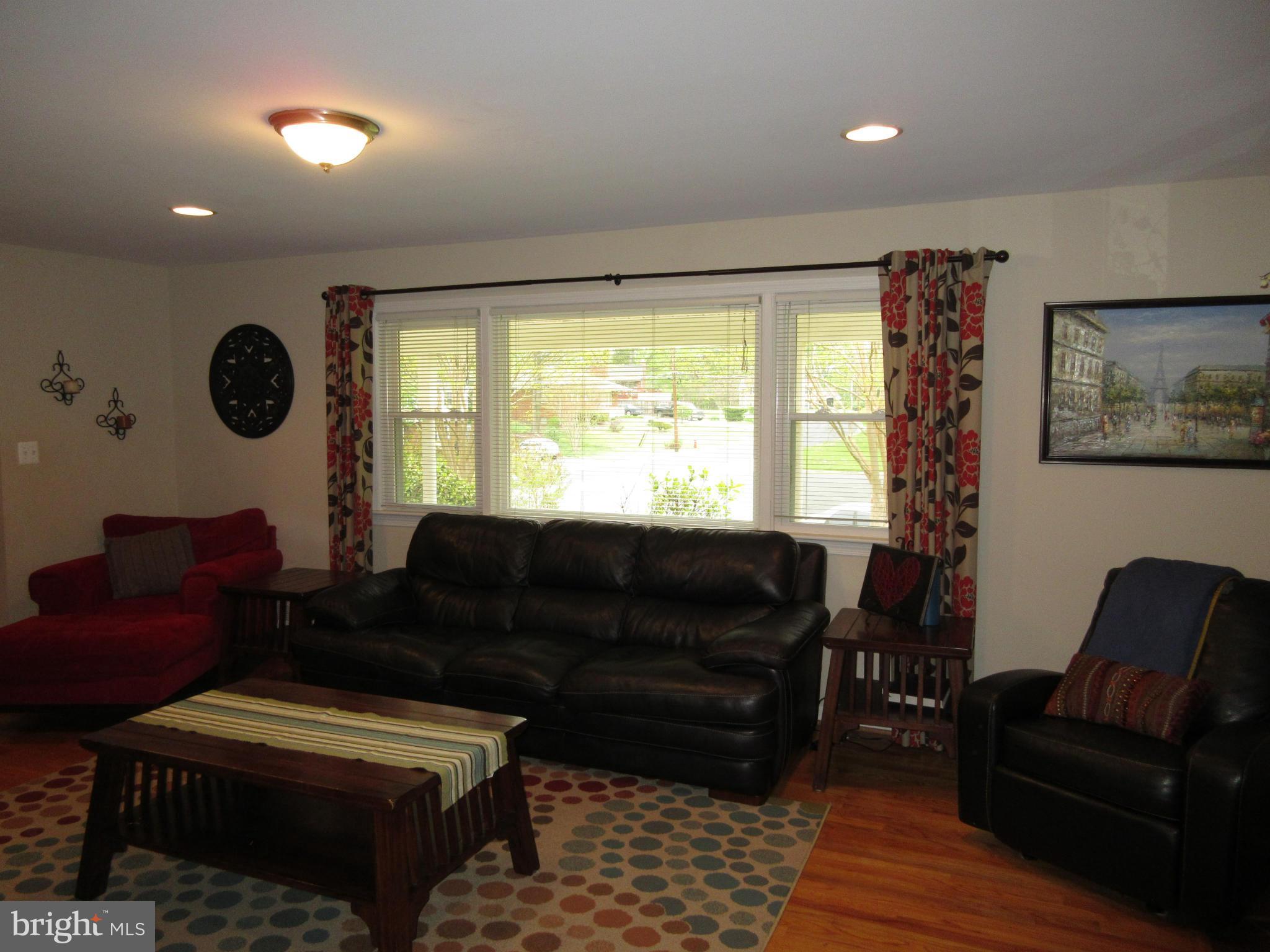 HICKORY KNOLL - Residential Lease