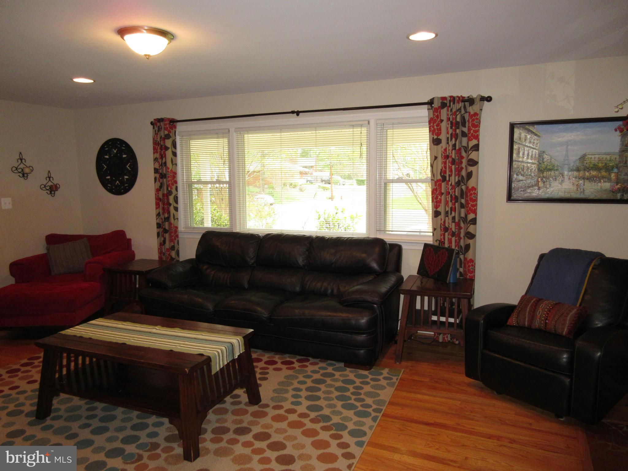 HICKORY KNOLL - Residential Lease