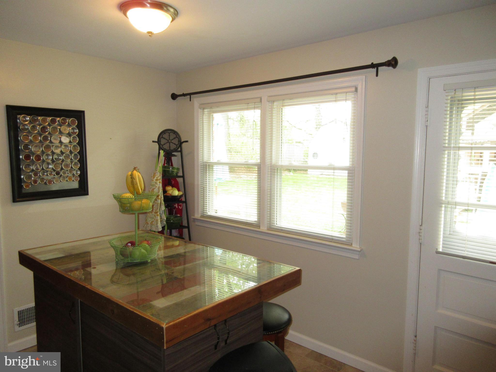 HICKORY KNOLL - Residential Lease