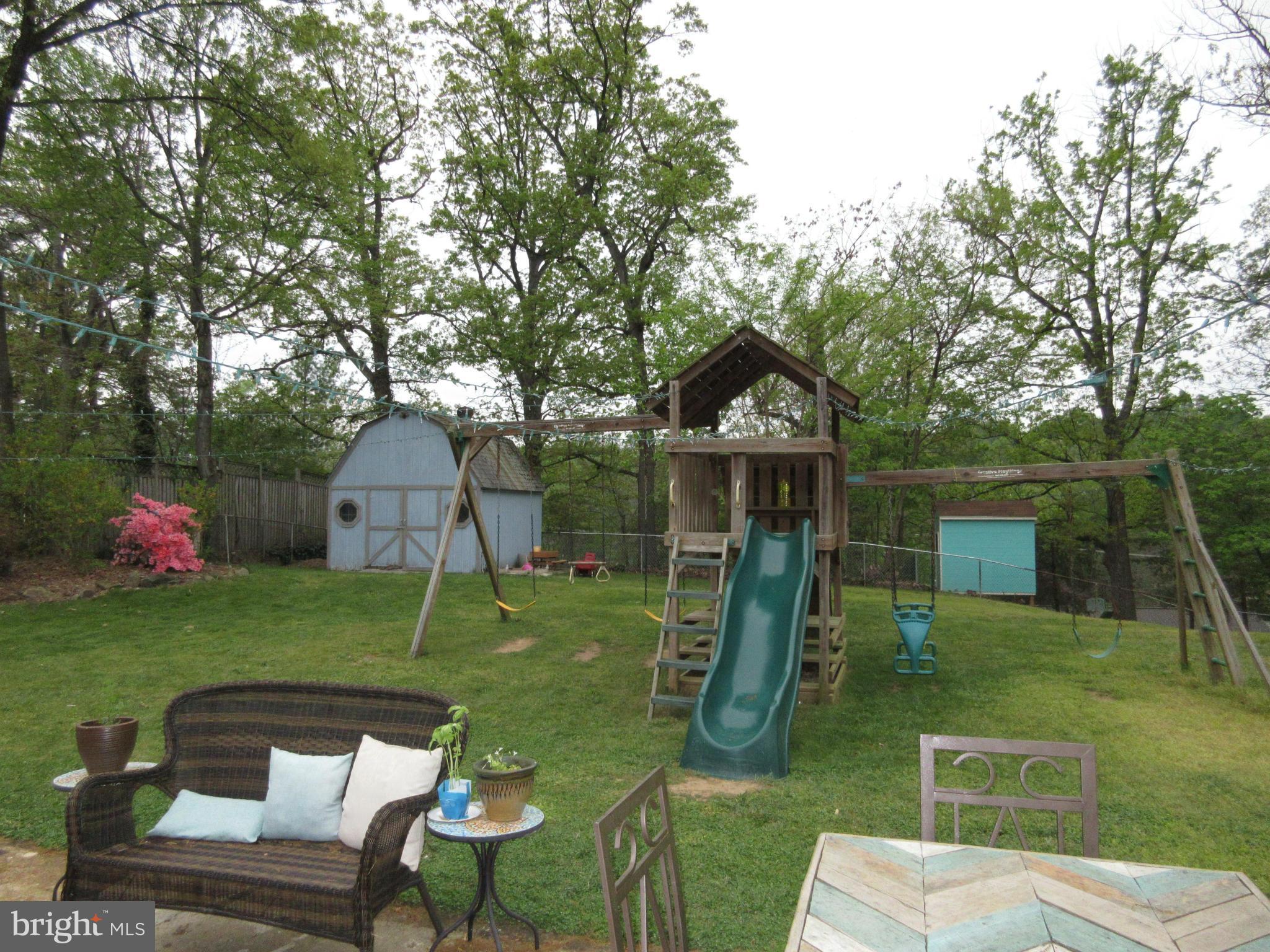 HICKORY KNOLL - Residential Lease