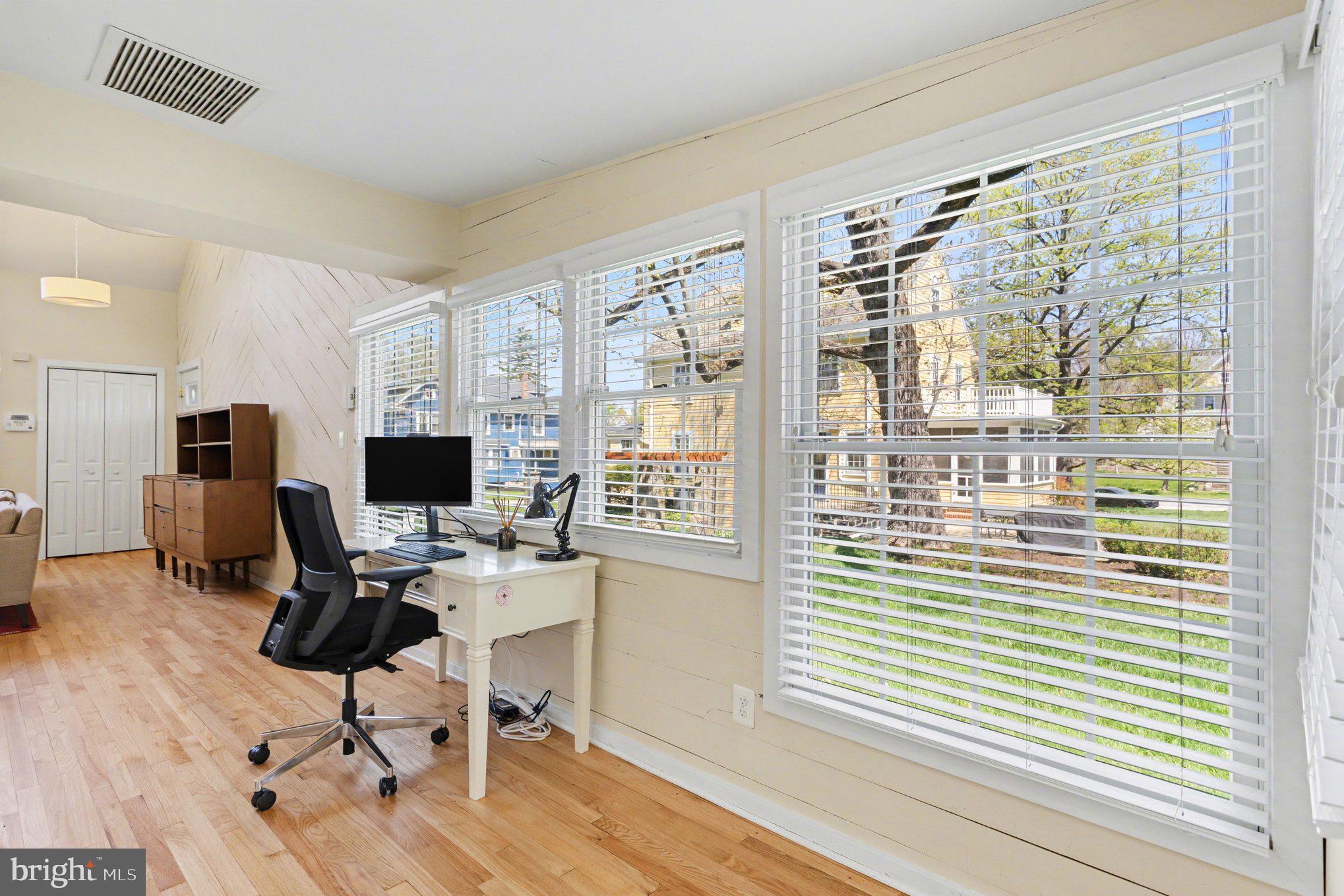 MOUNT WASHINGTON - Residential