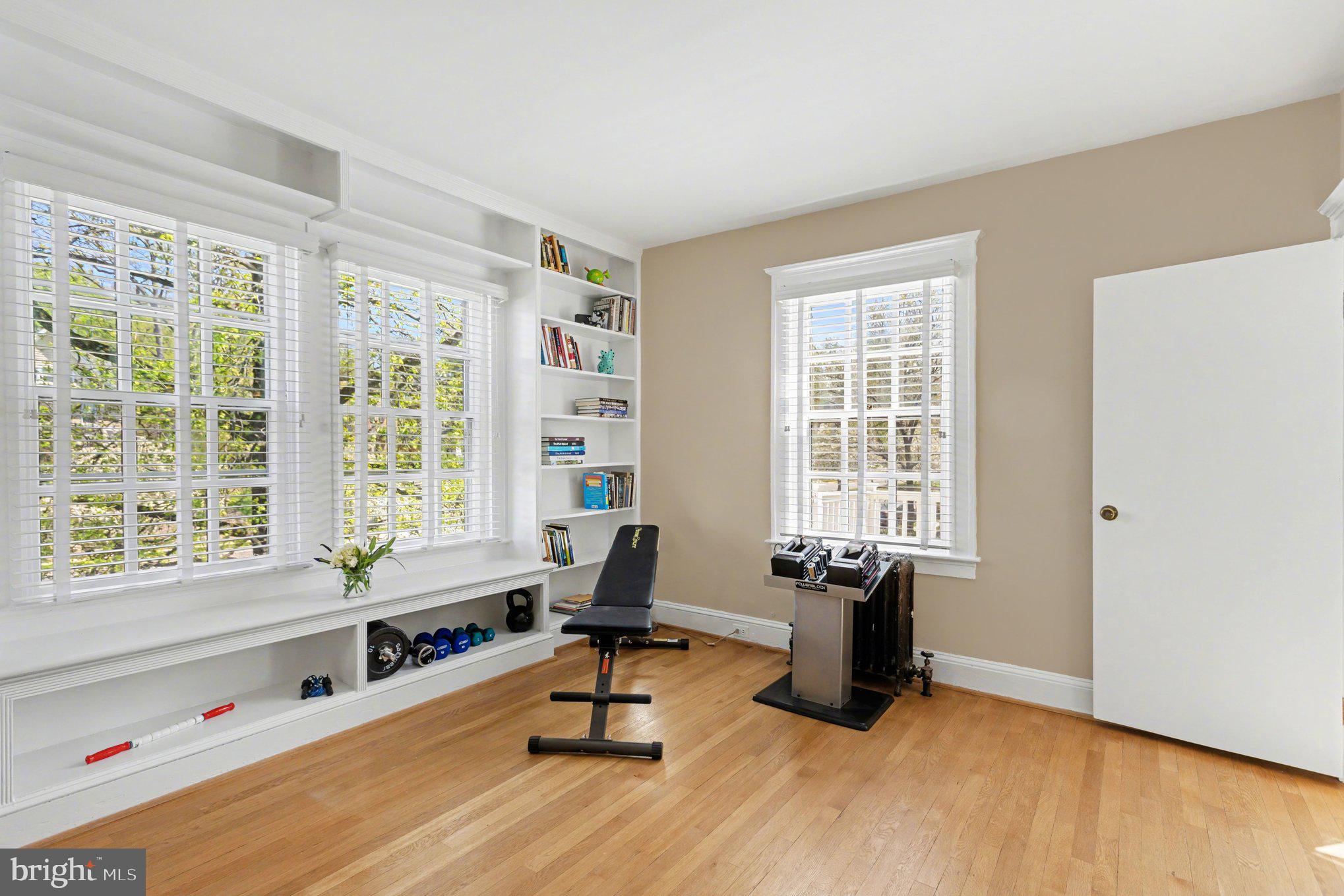 MOUNT WASHINGTON - Residential