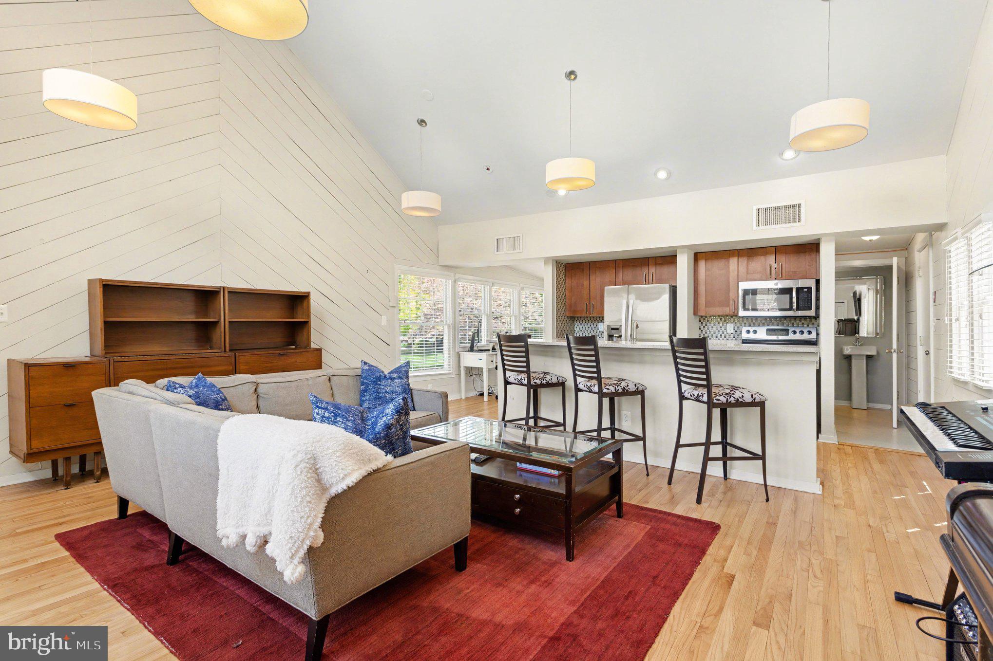 MOUNT WASHINGTON - Residential