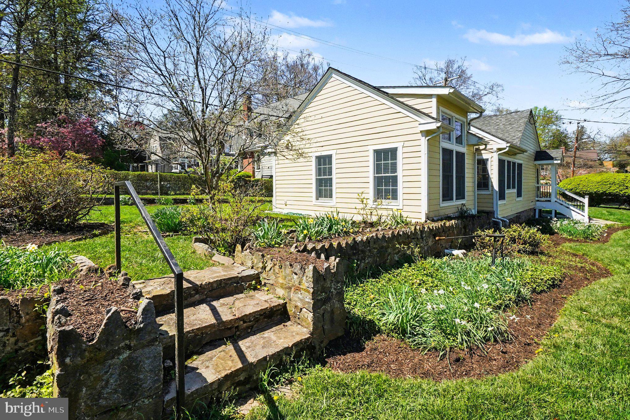 MOUNT WASHINGTON - Residential
