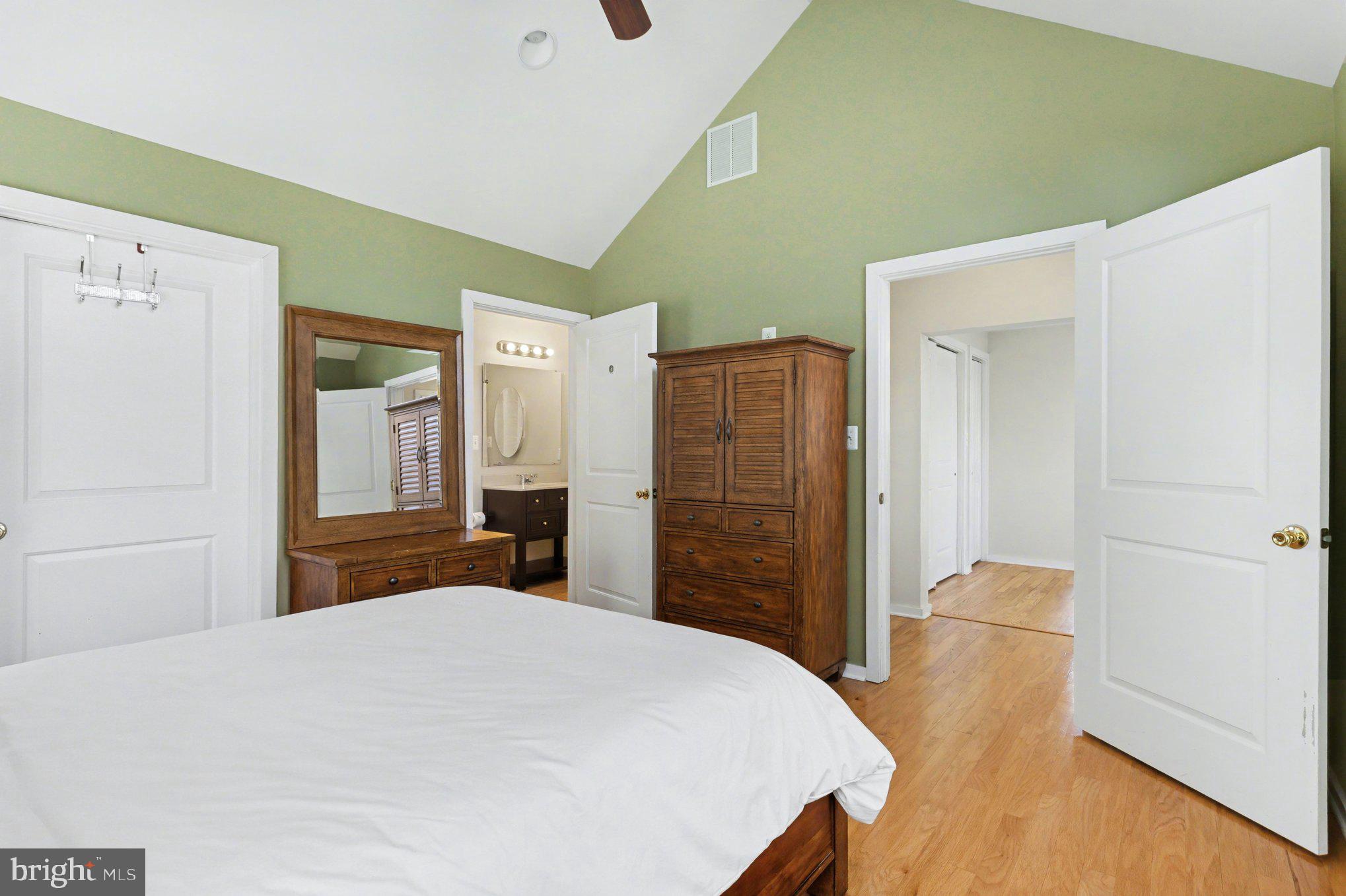 MOUNT WASHINGTON - Residential