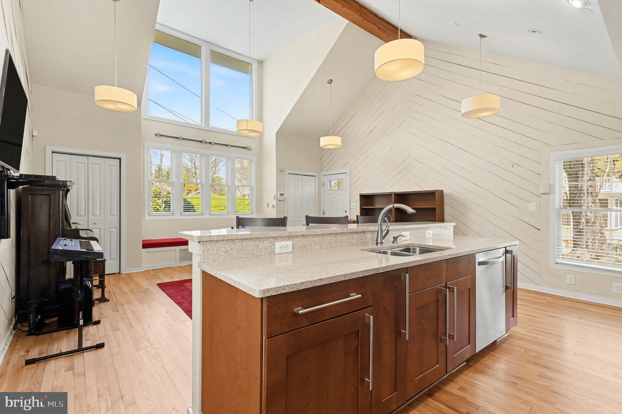 MOUNT WASHINGTON - Residential