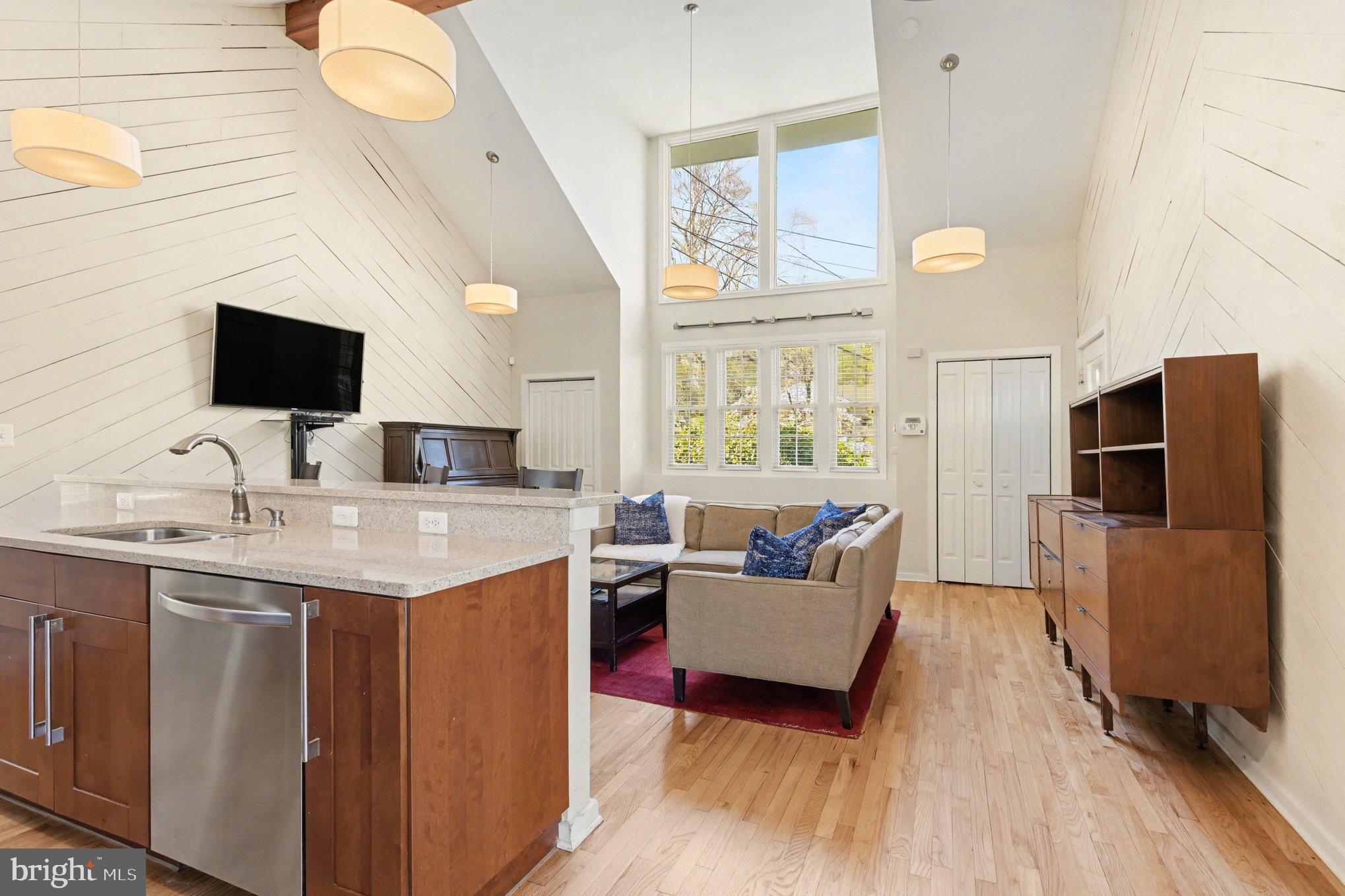 MOUNT WASHINGTON - Residential