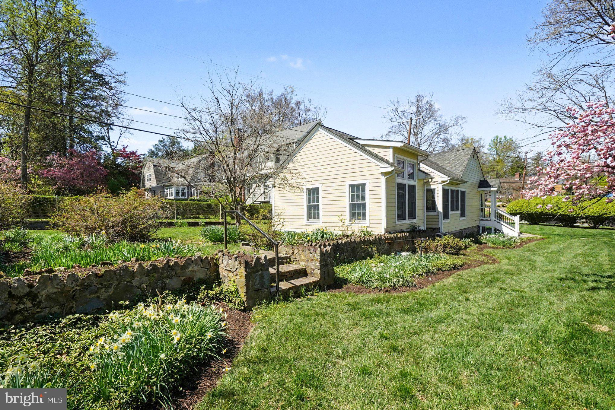 MOUNT WASHINGTON - Residential