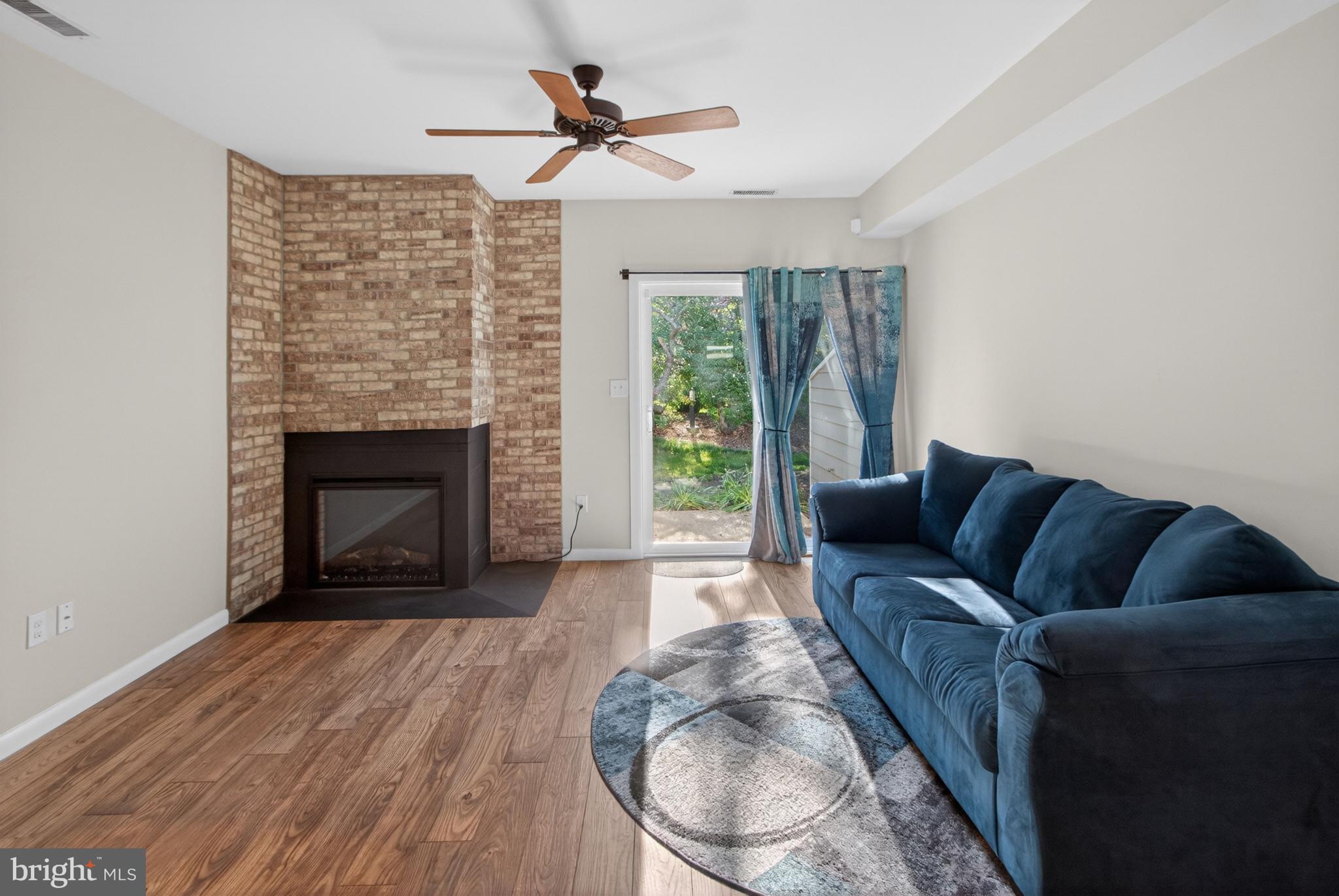 COUNTRY CLUB ESTATES - Residential
