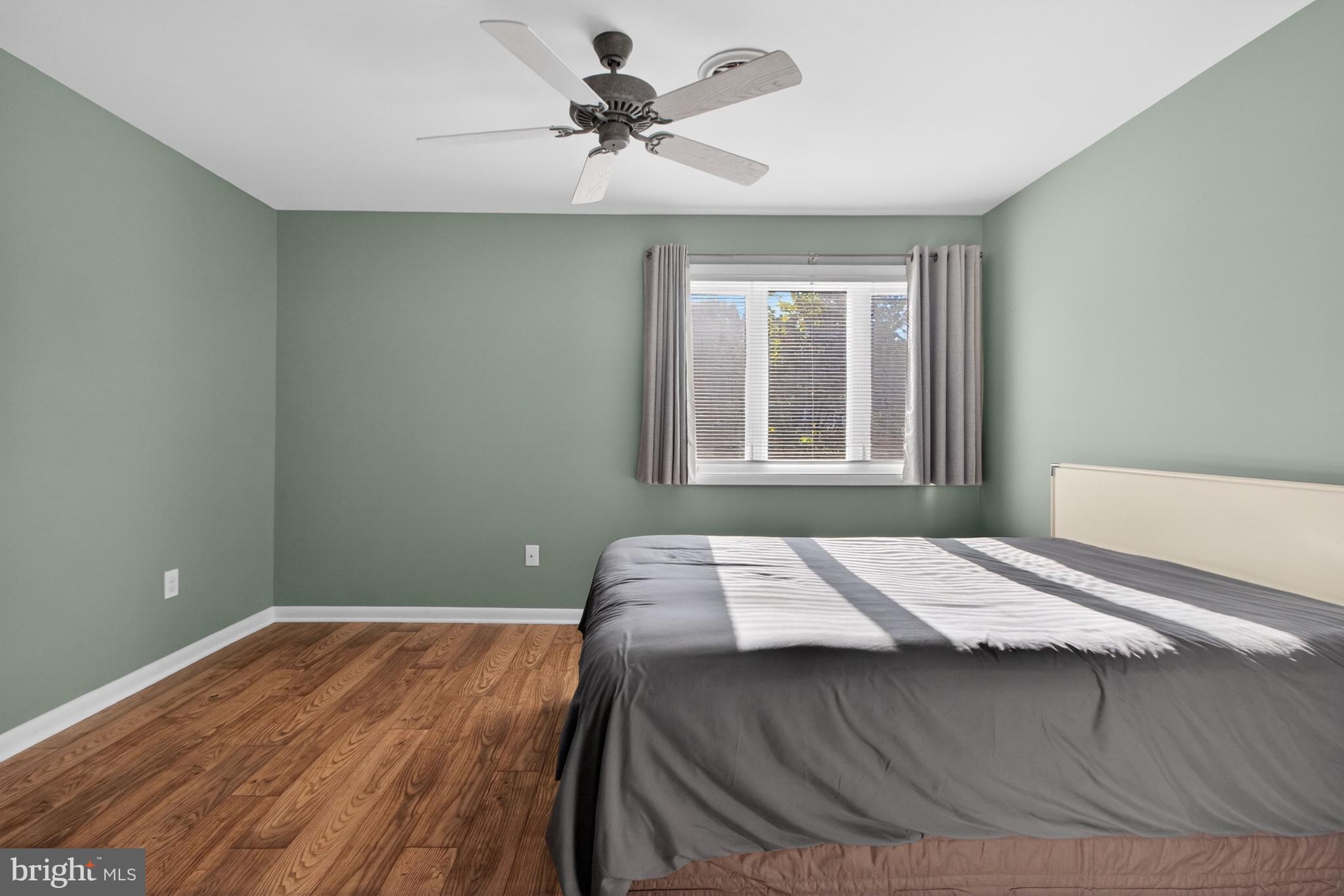 COUNTRY CLUB ESTATES - Residential