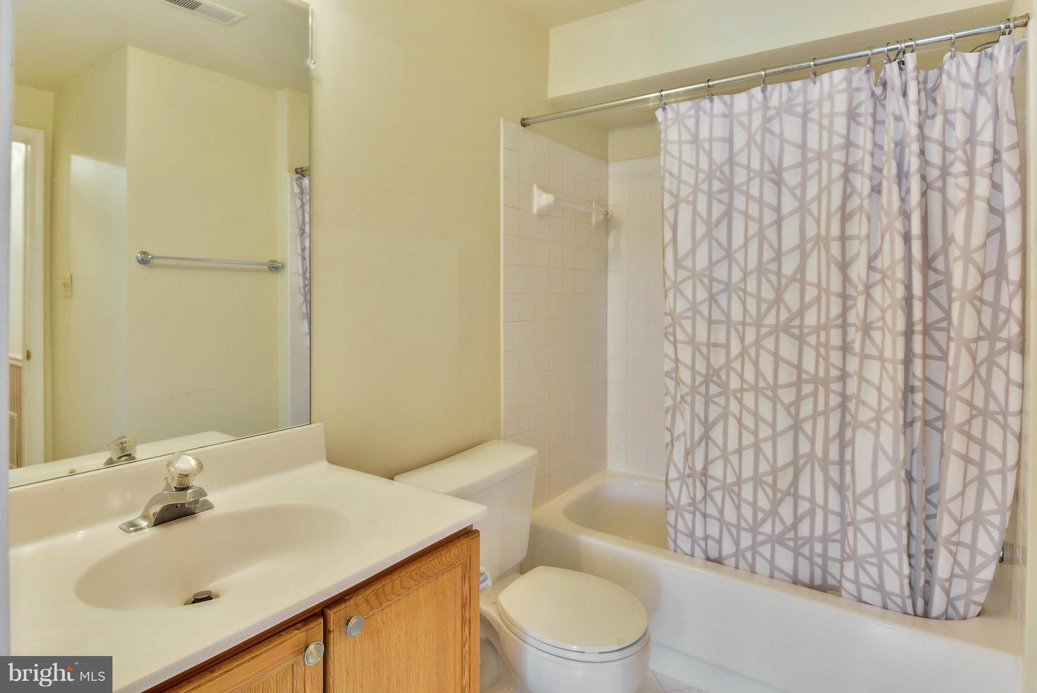 SYCAMORE RIDGE - Residential Lease