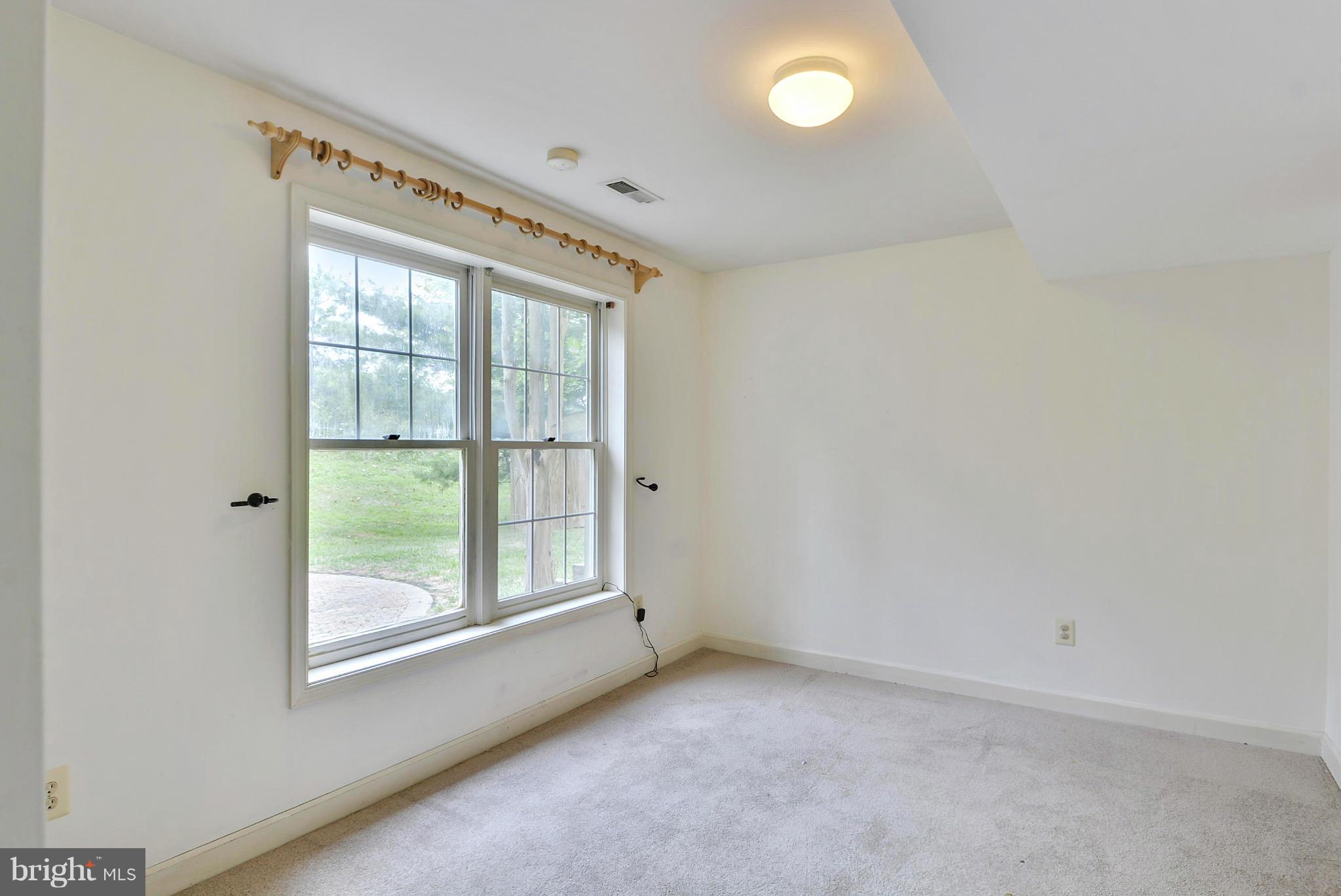 SYCAMORE RIDGE - Residential Lease