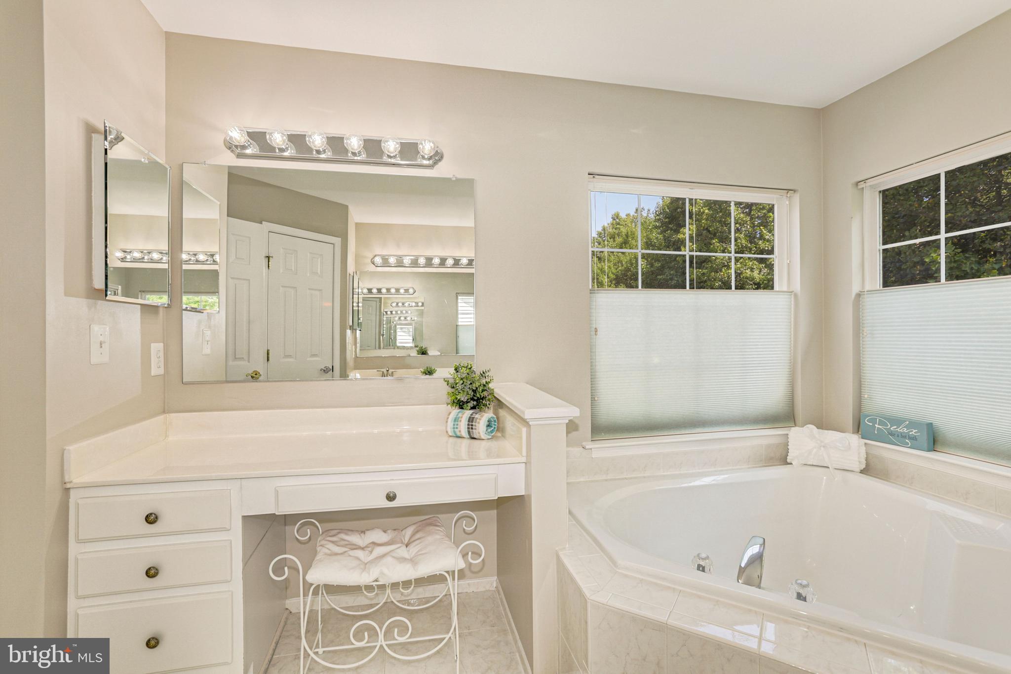 ASHTON WELLS - Residential