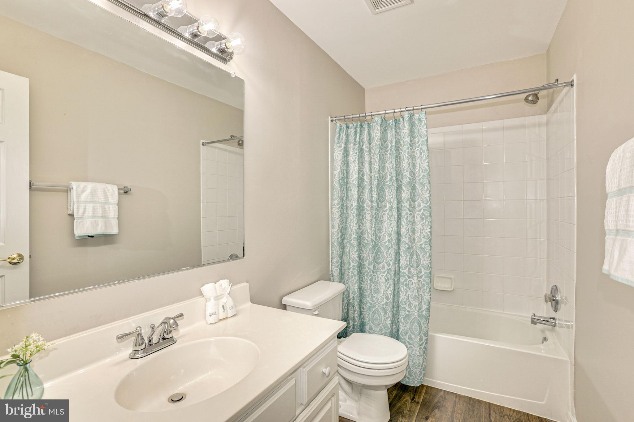 ASHTON WELLS - Residential