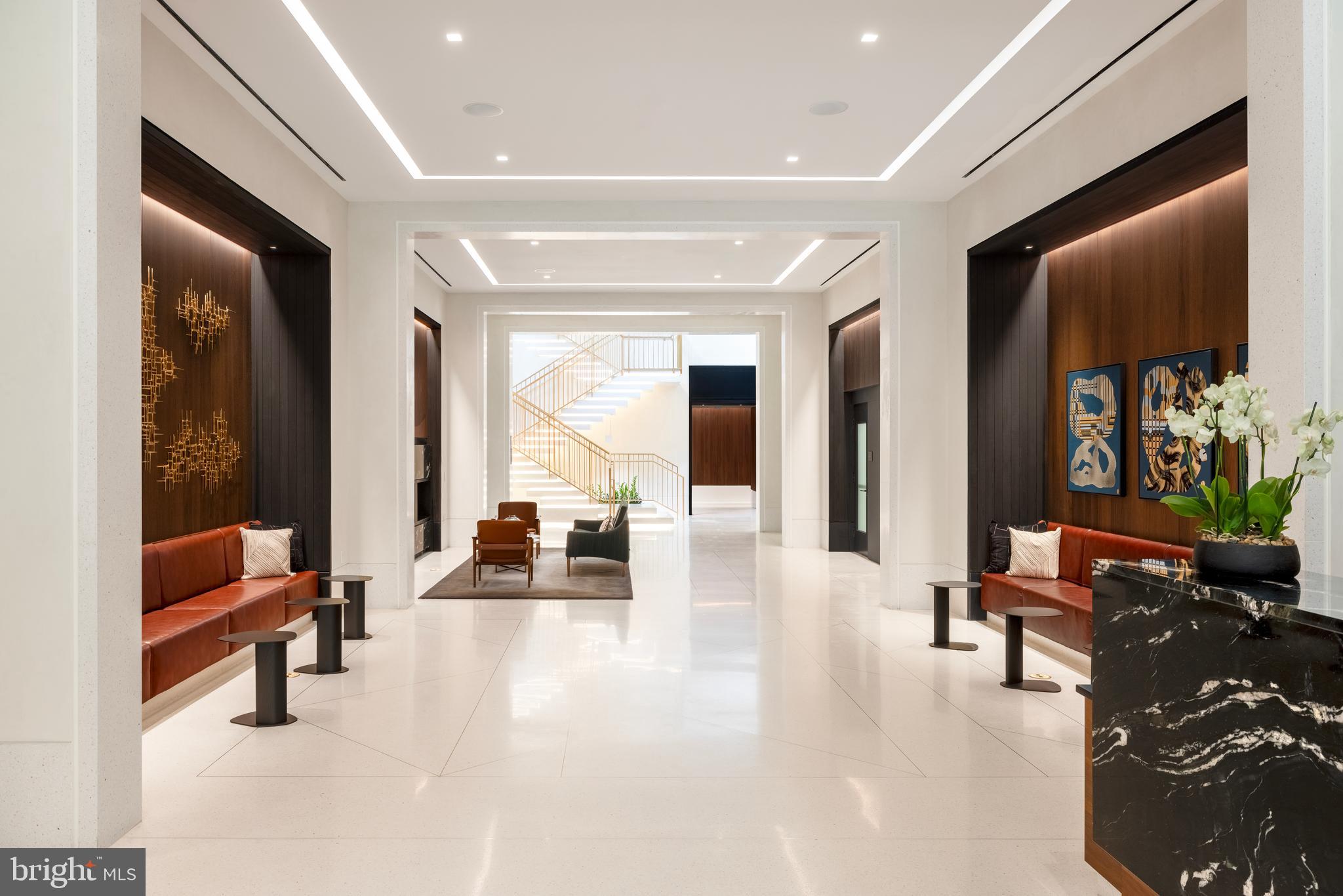 CRYSTAL CITY - Residential Lease