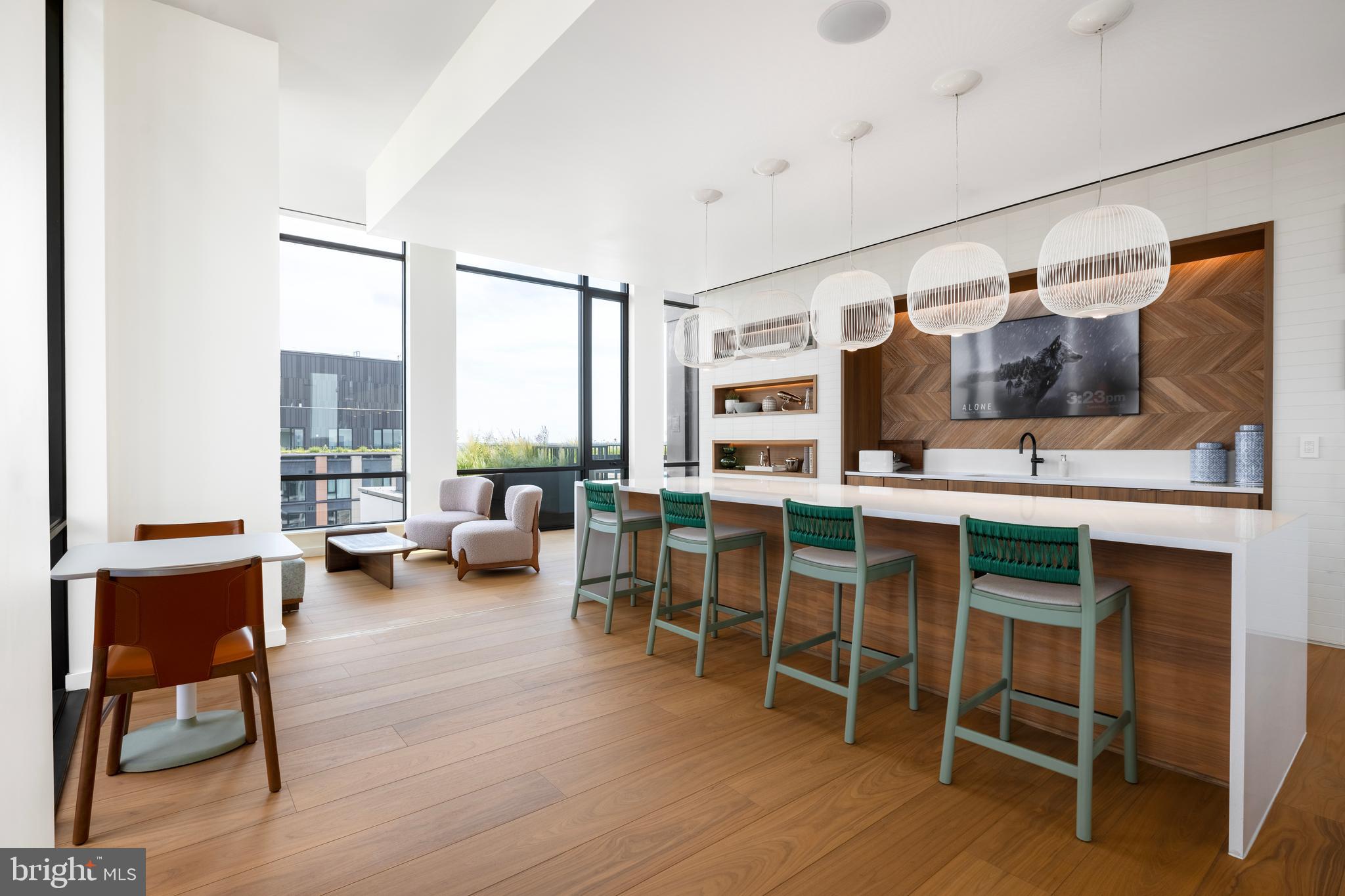 CRYSTAL CITY - Residential Lease