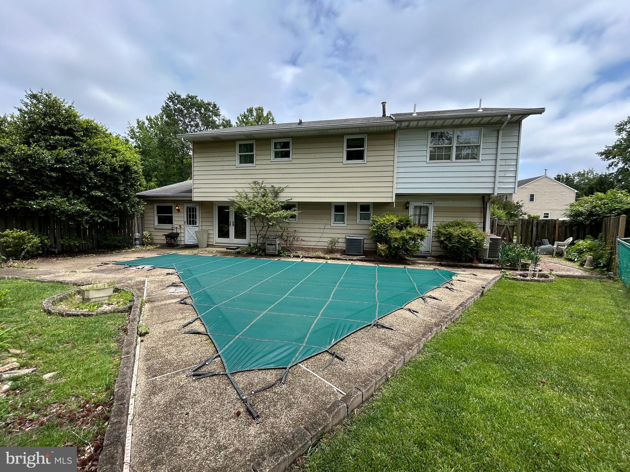 8218 SHERBROOKE COURT