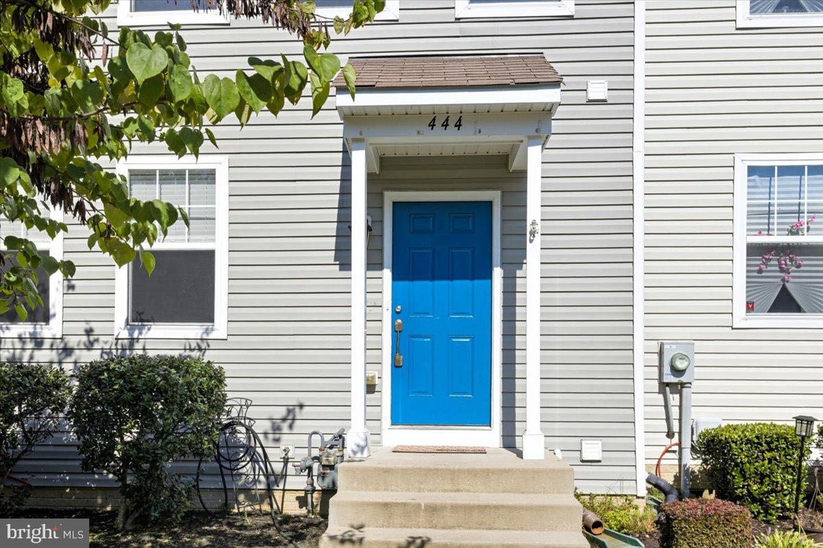 444 ENGLISH OAK LANE