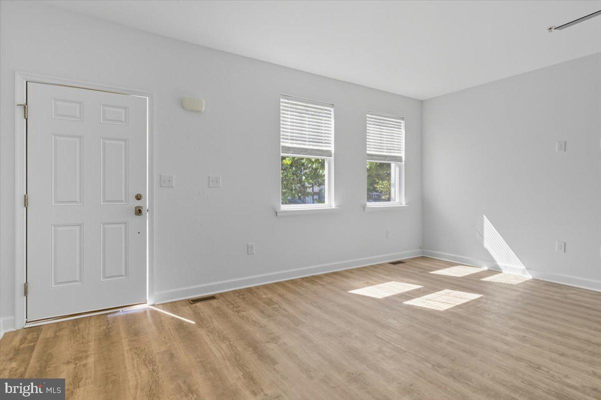 444 ENGLISH OAK LANE