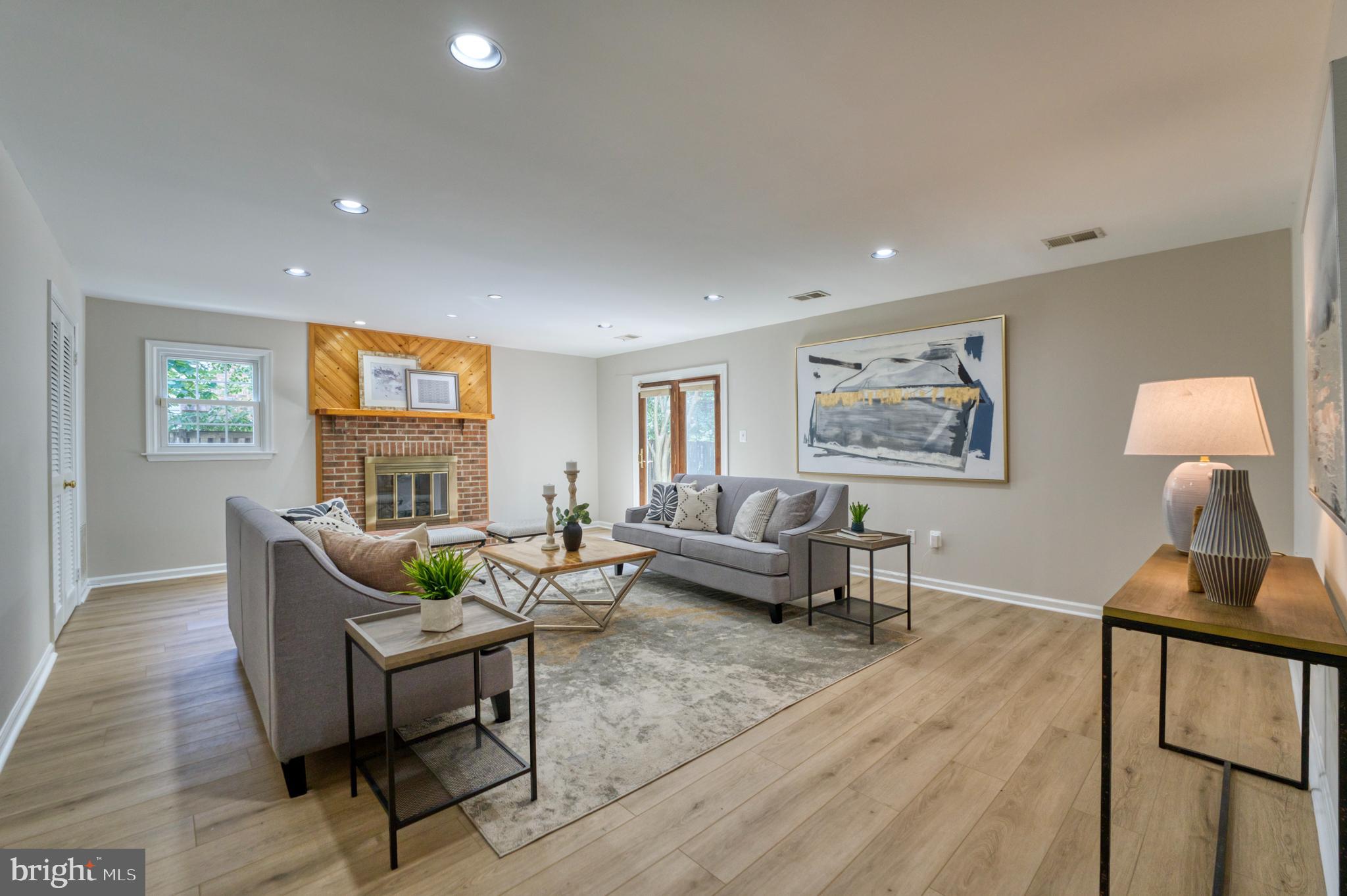 HUNTERS RUN - Residential