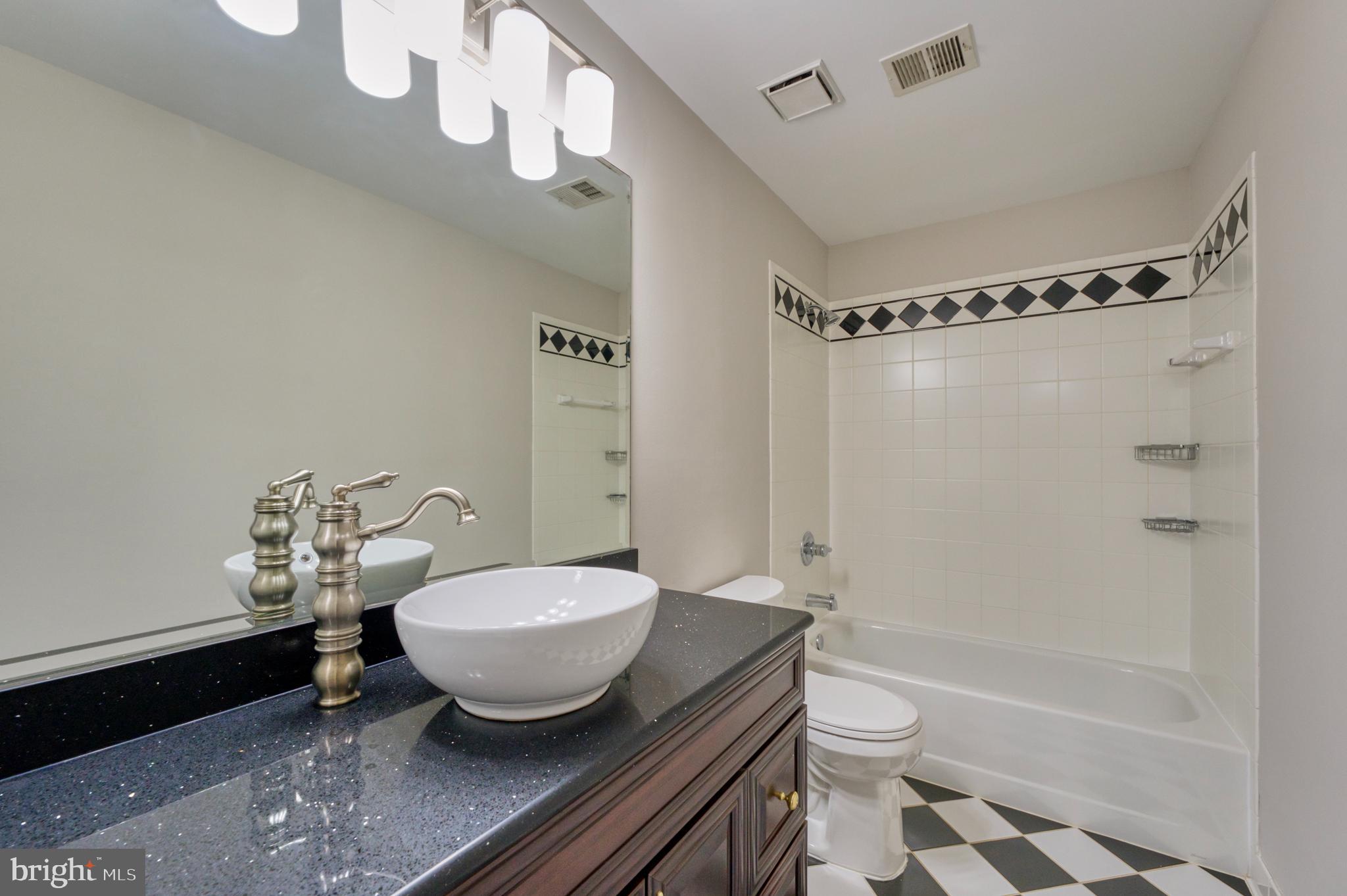 HUNTERS RUN - Residential