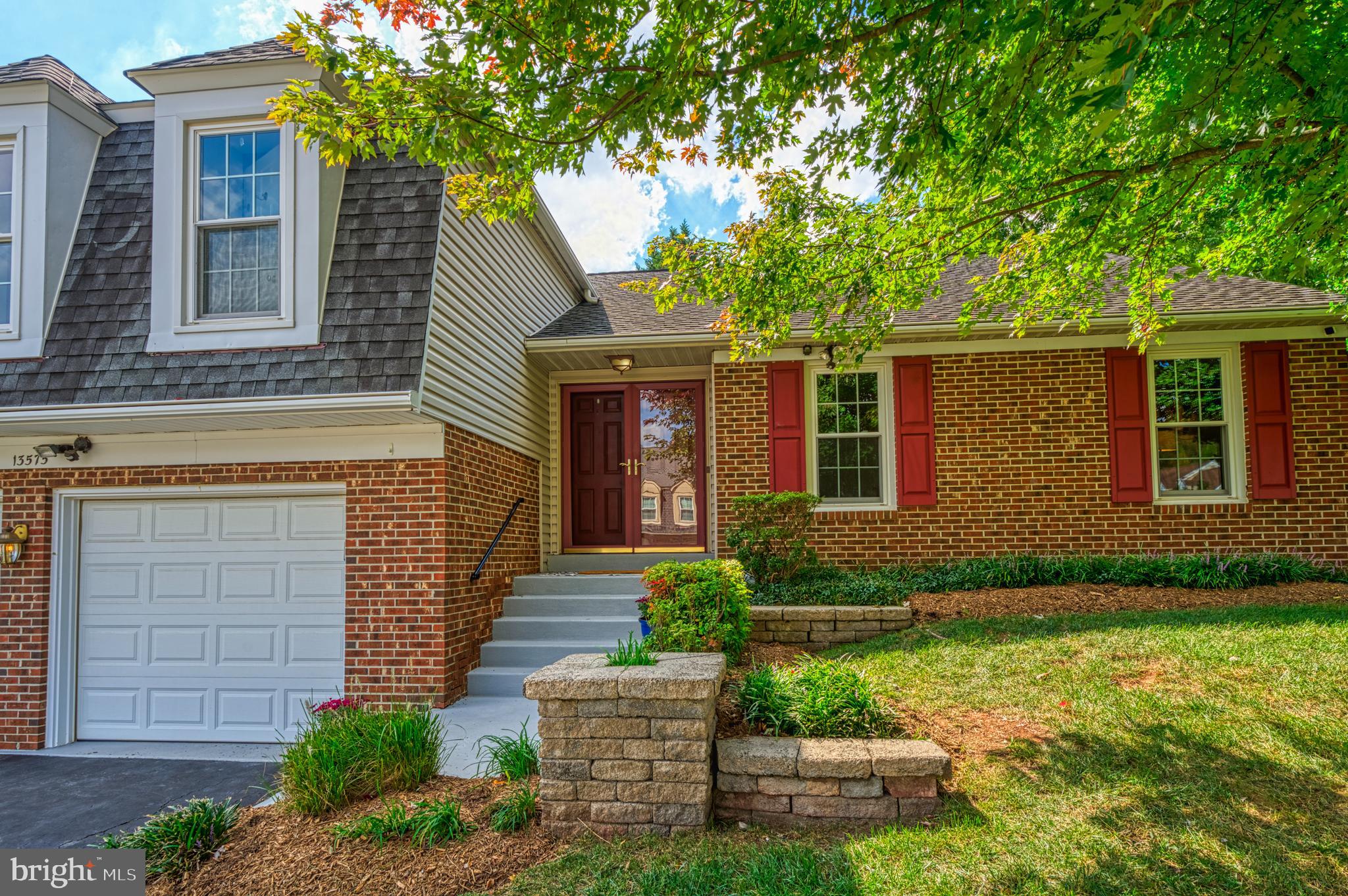 HUNTERS RUN - Residential