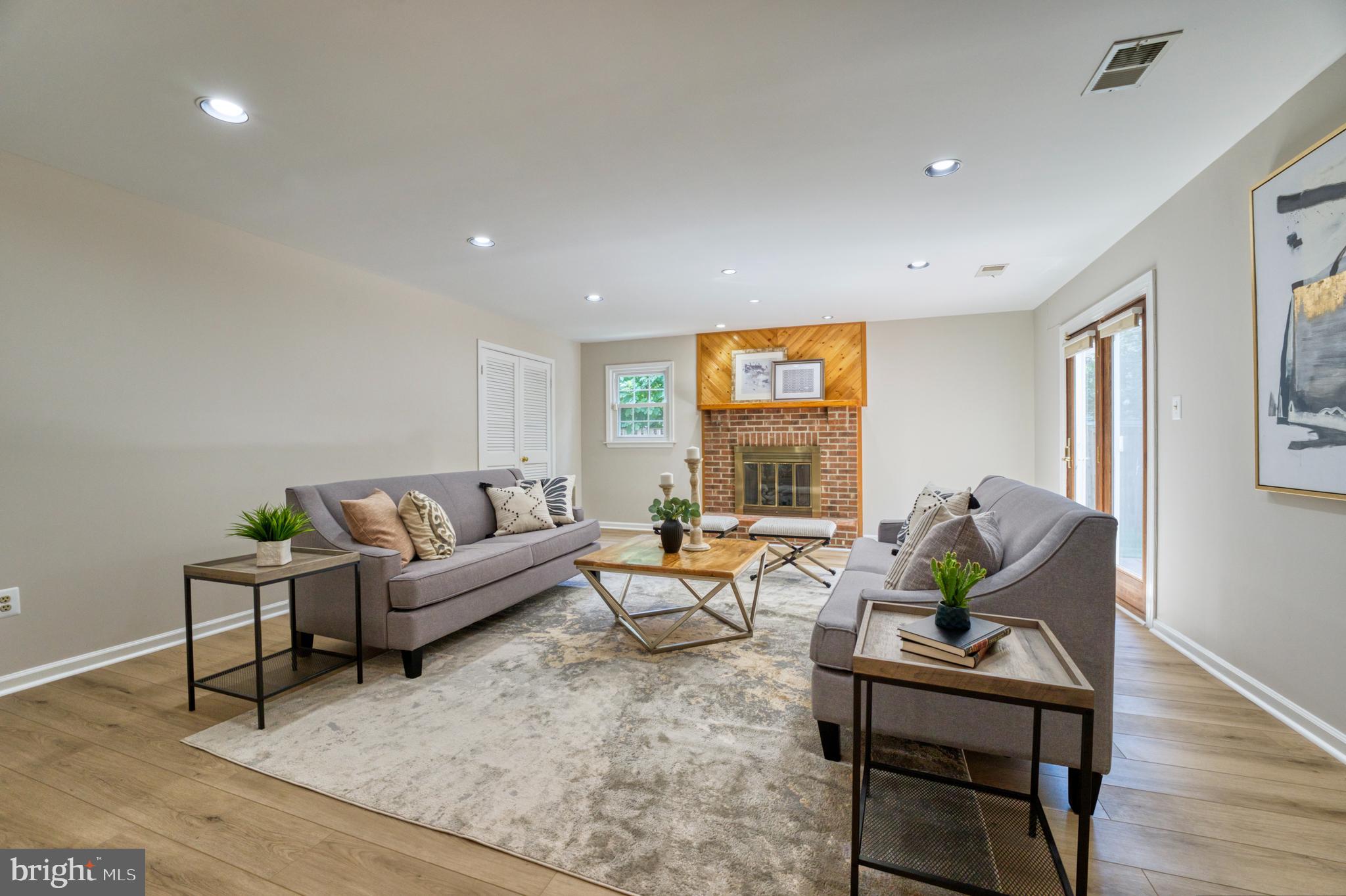 HUNTERS RUN - Residential