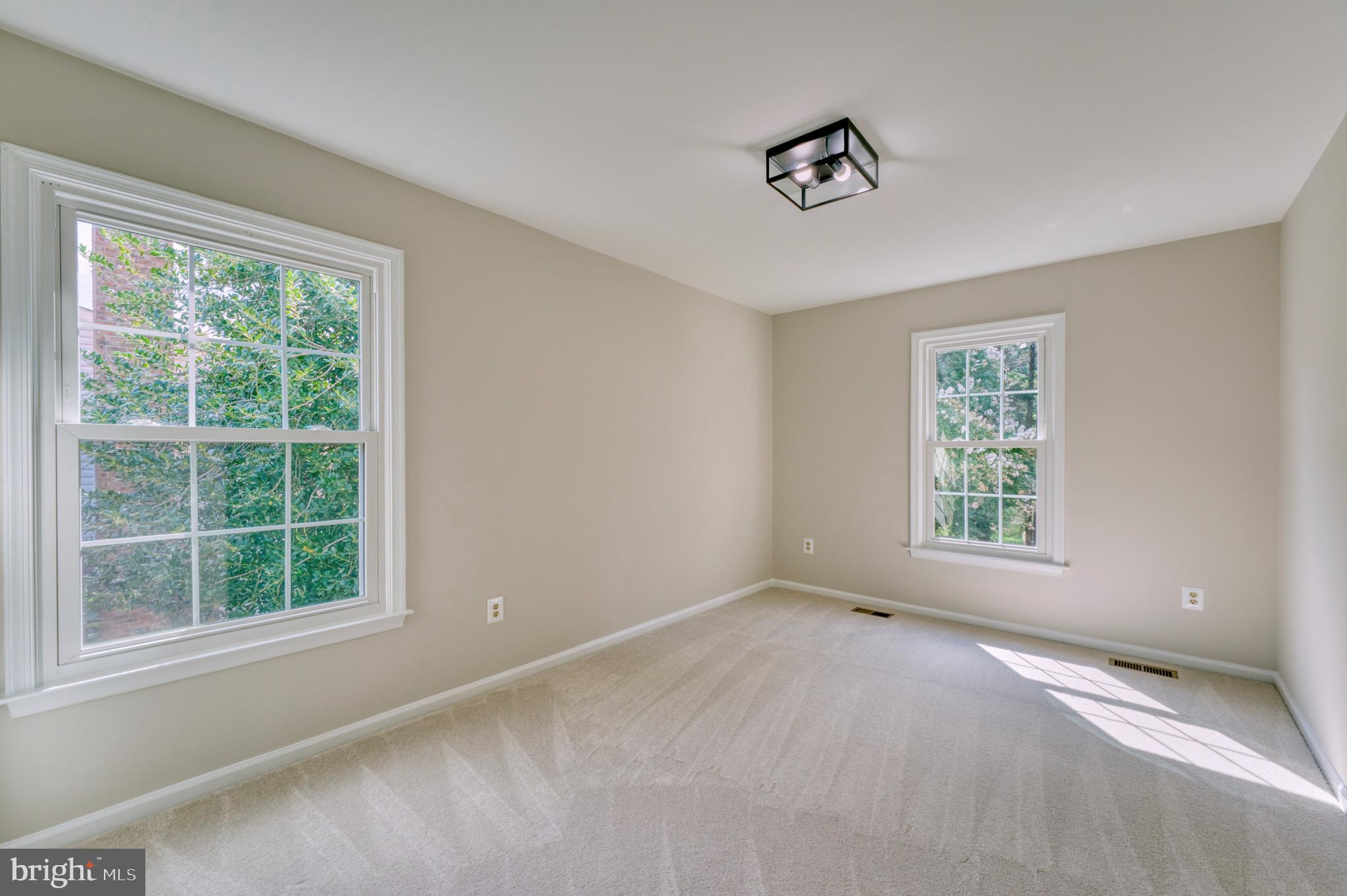 HUNTERS RUN - Residential