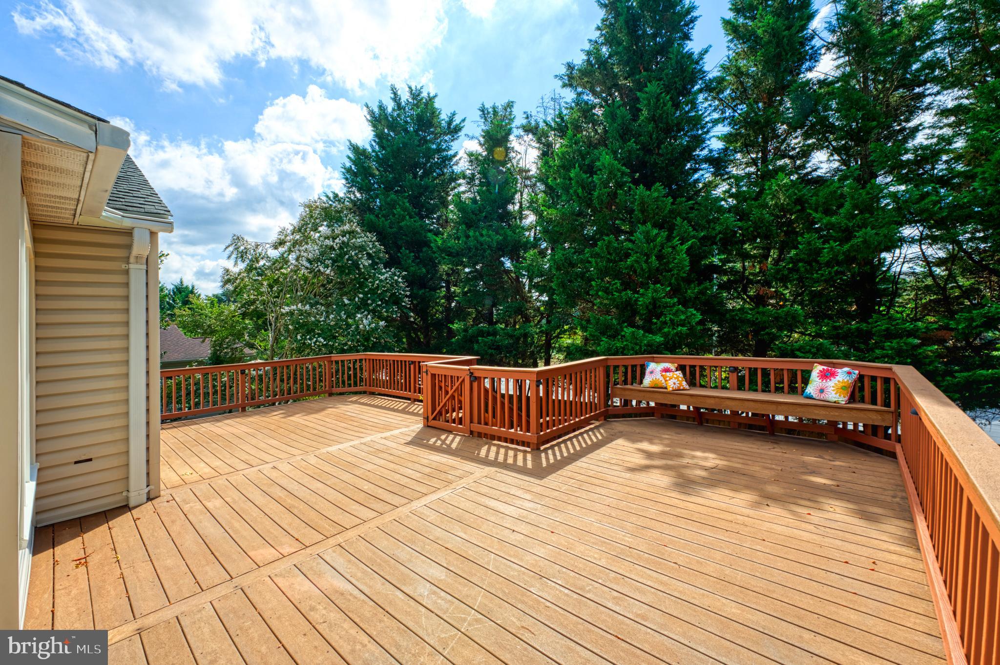 HUNTERS RUN - Residential