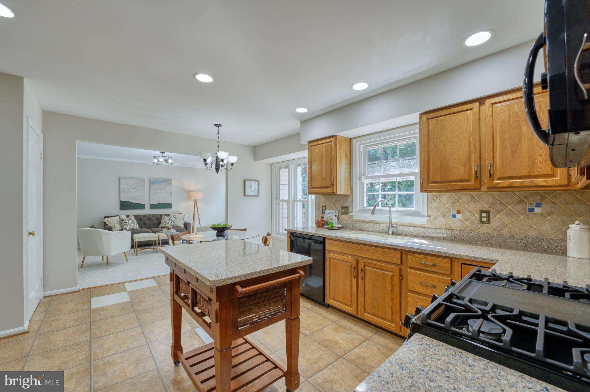 HUNTERS RUN - Residential