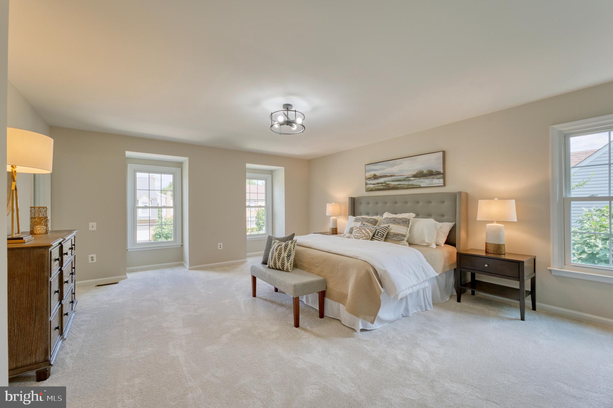 HUNTERS RUN - Residential