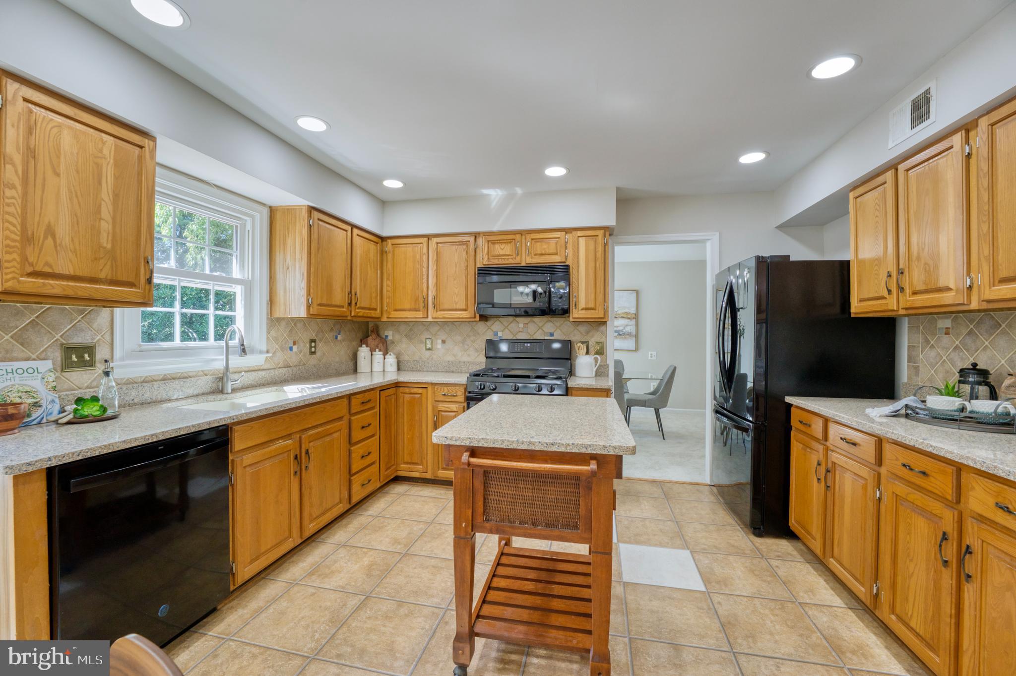 HUNTERS RUN - Residential