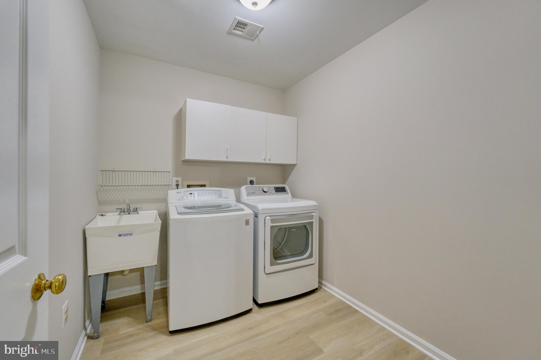 HUNTERS RUN - Residential