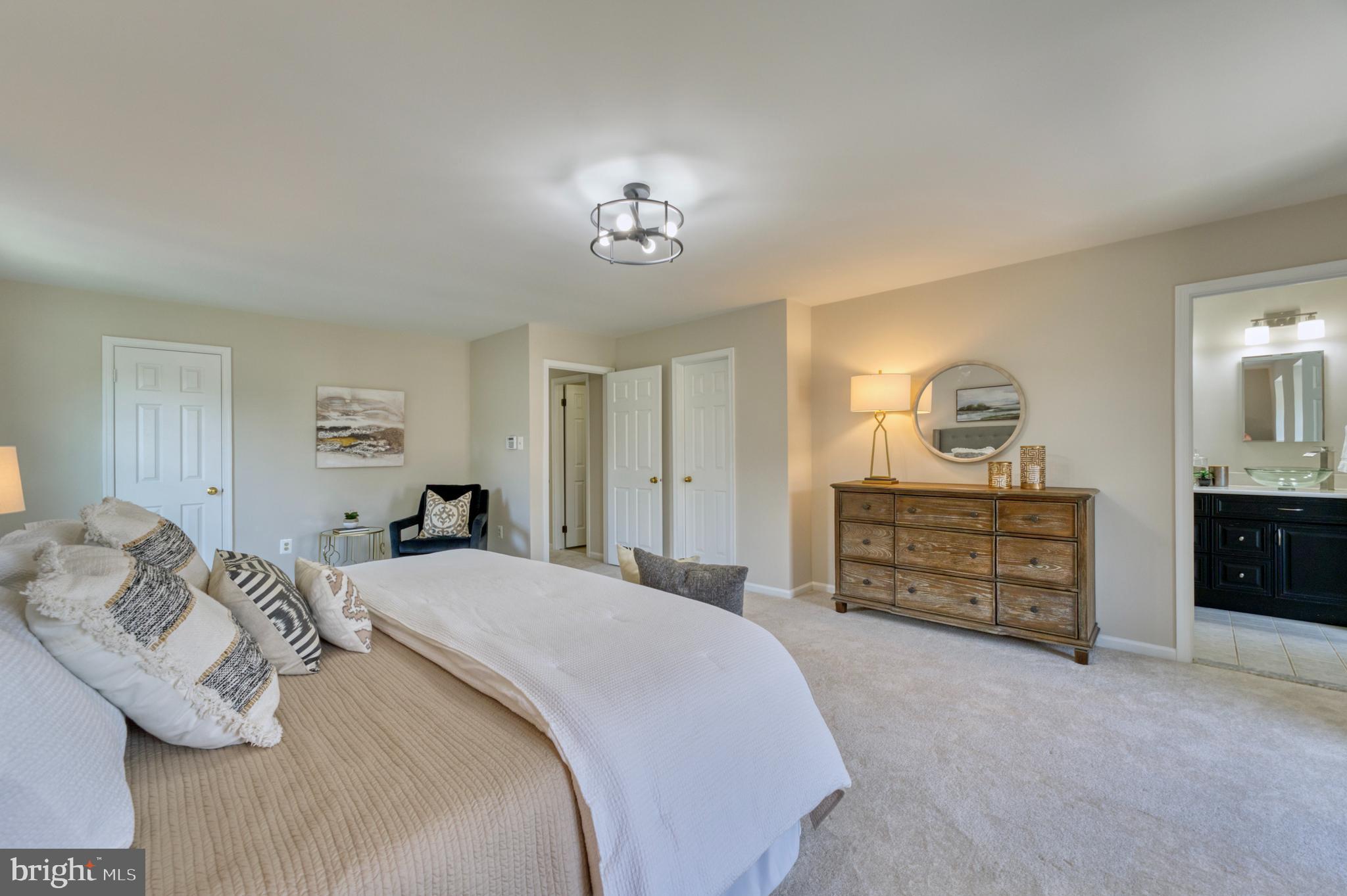 HUNTERS RUN - Residential