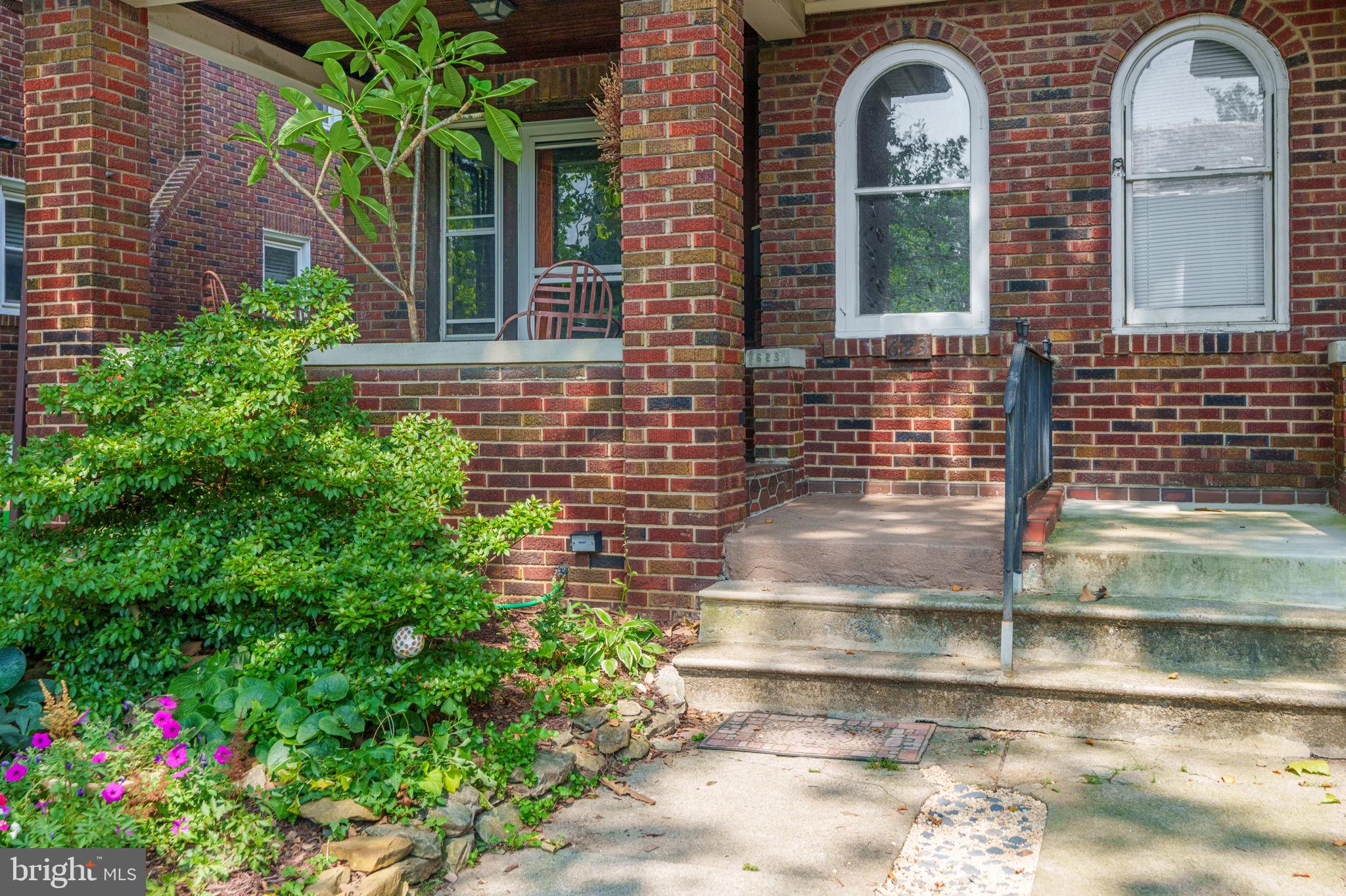 623 N MUHLENBERG STREET
