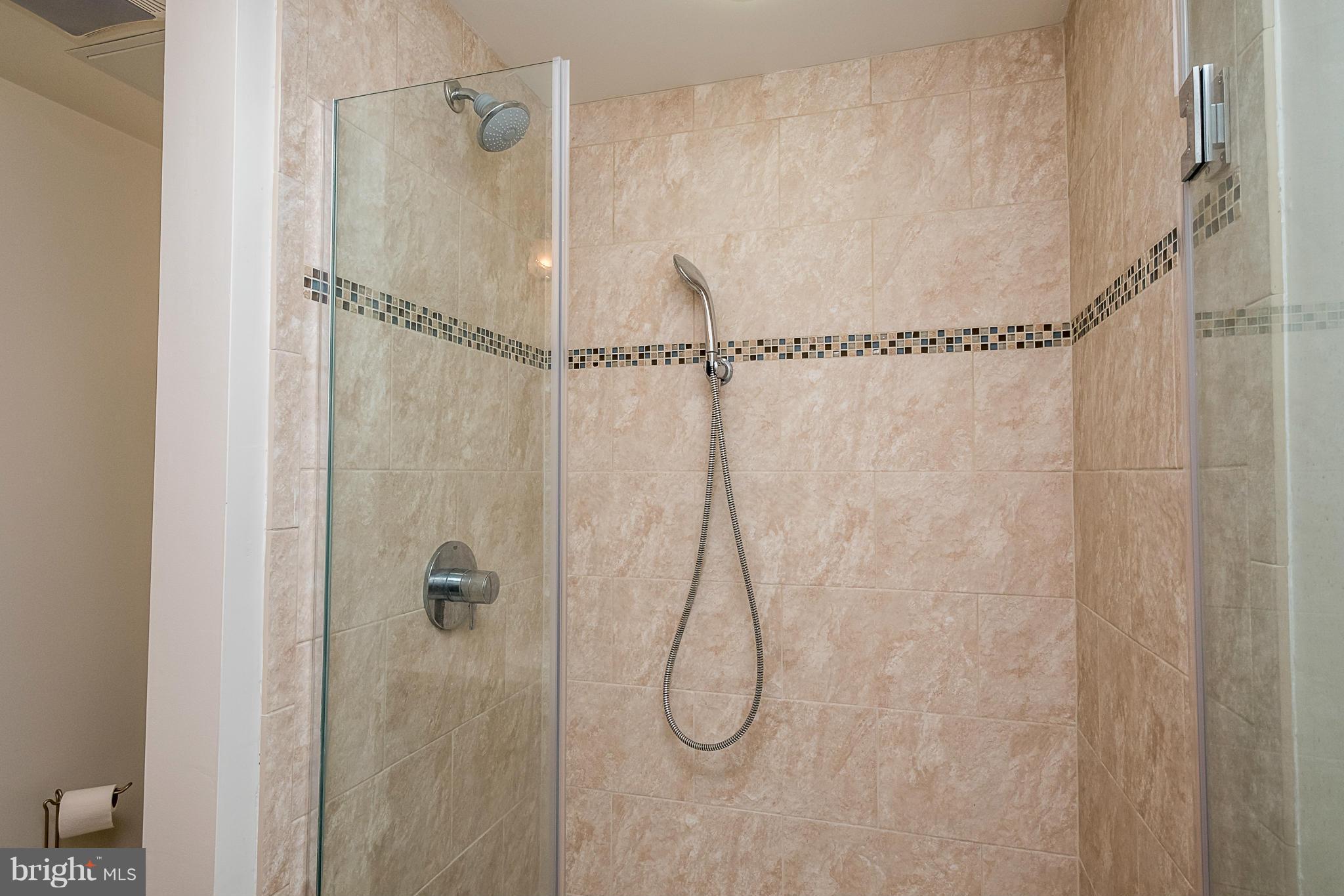 CRESSTON PARK - Residential