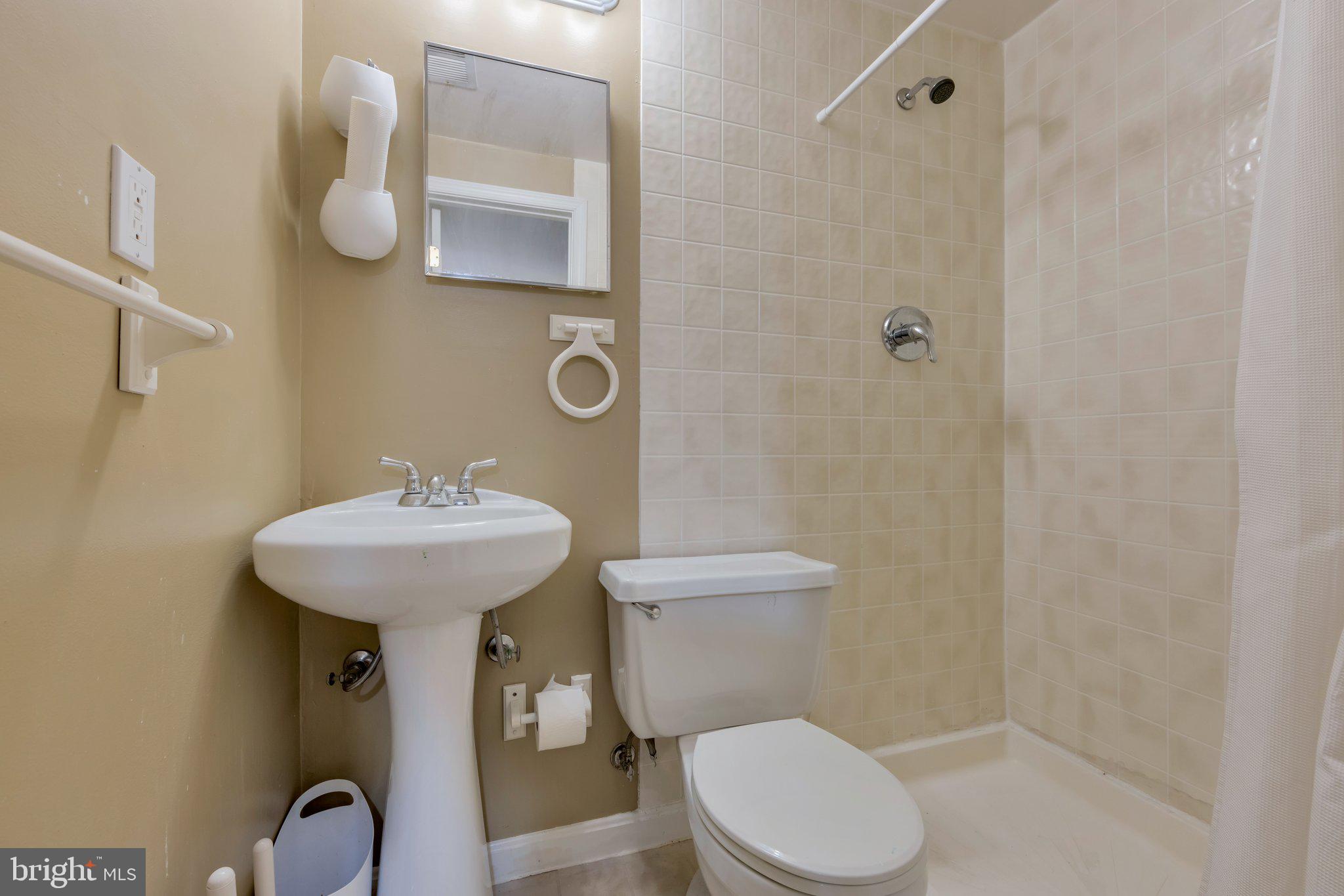 WASHINGTON SQUARE - Residential